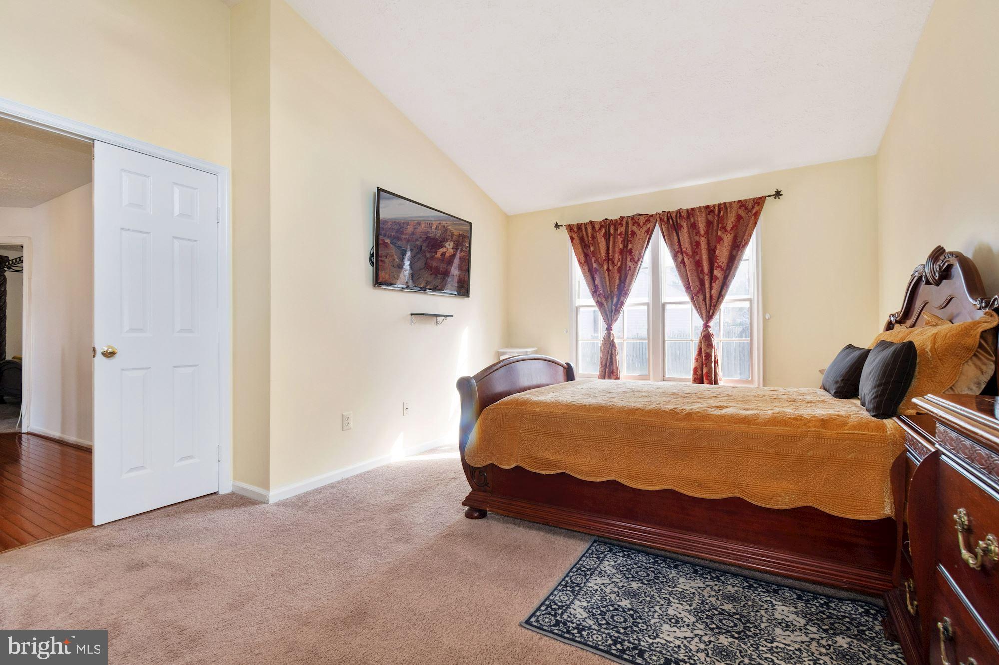 WHEATON WOODS - Residential