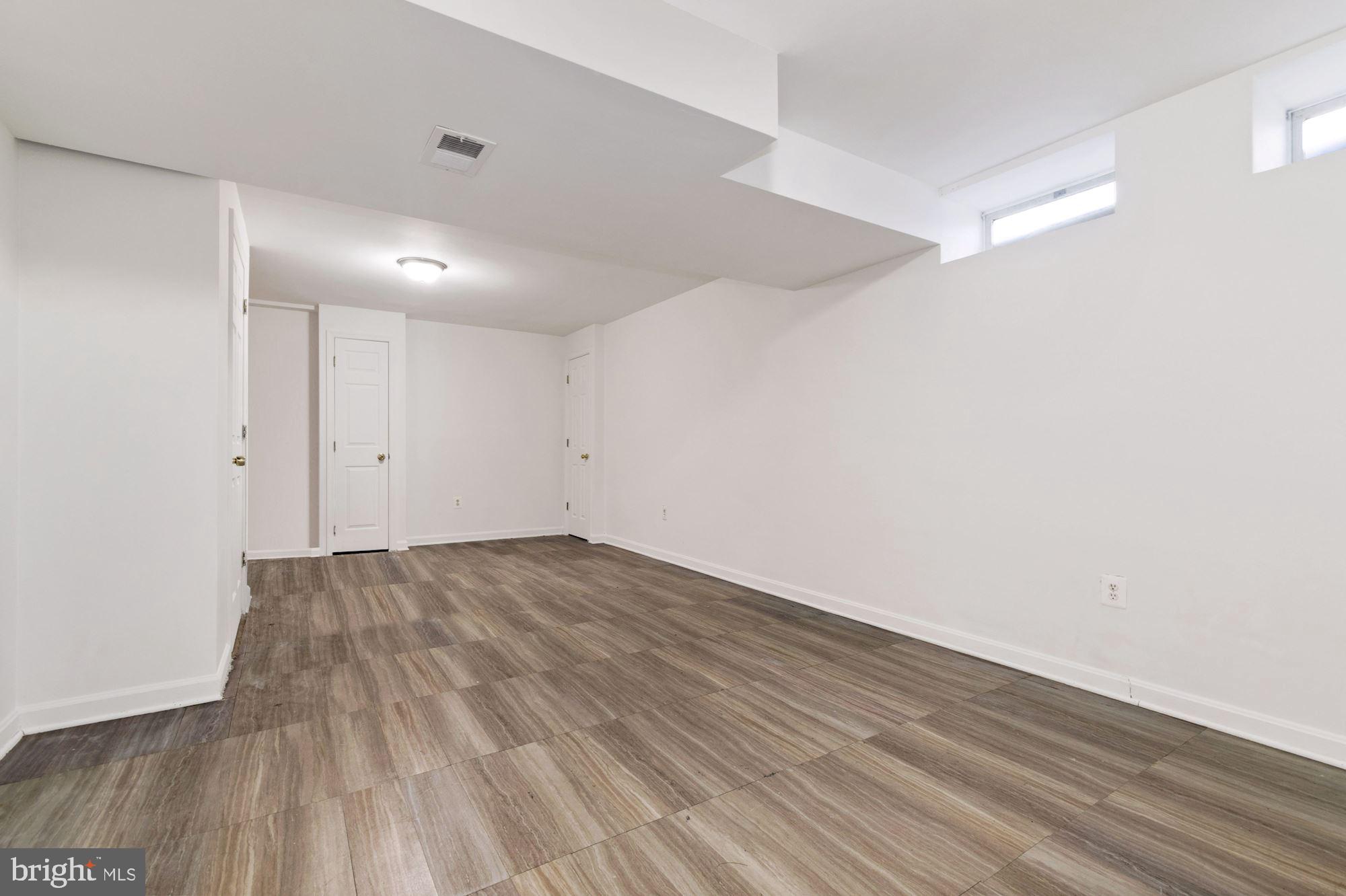 WHEATON WOODS - Residential