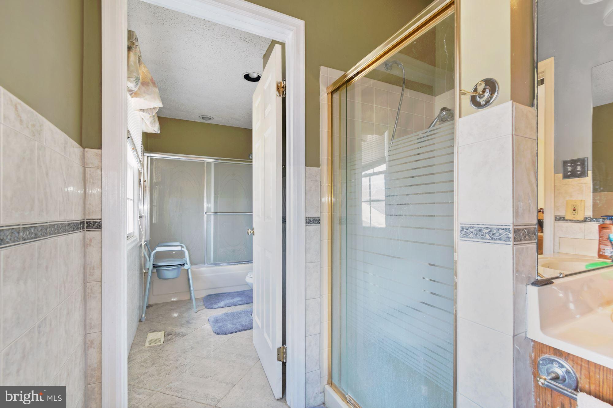 WHEATON WOODS - Residential