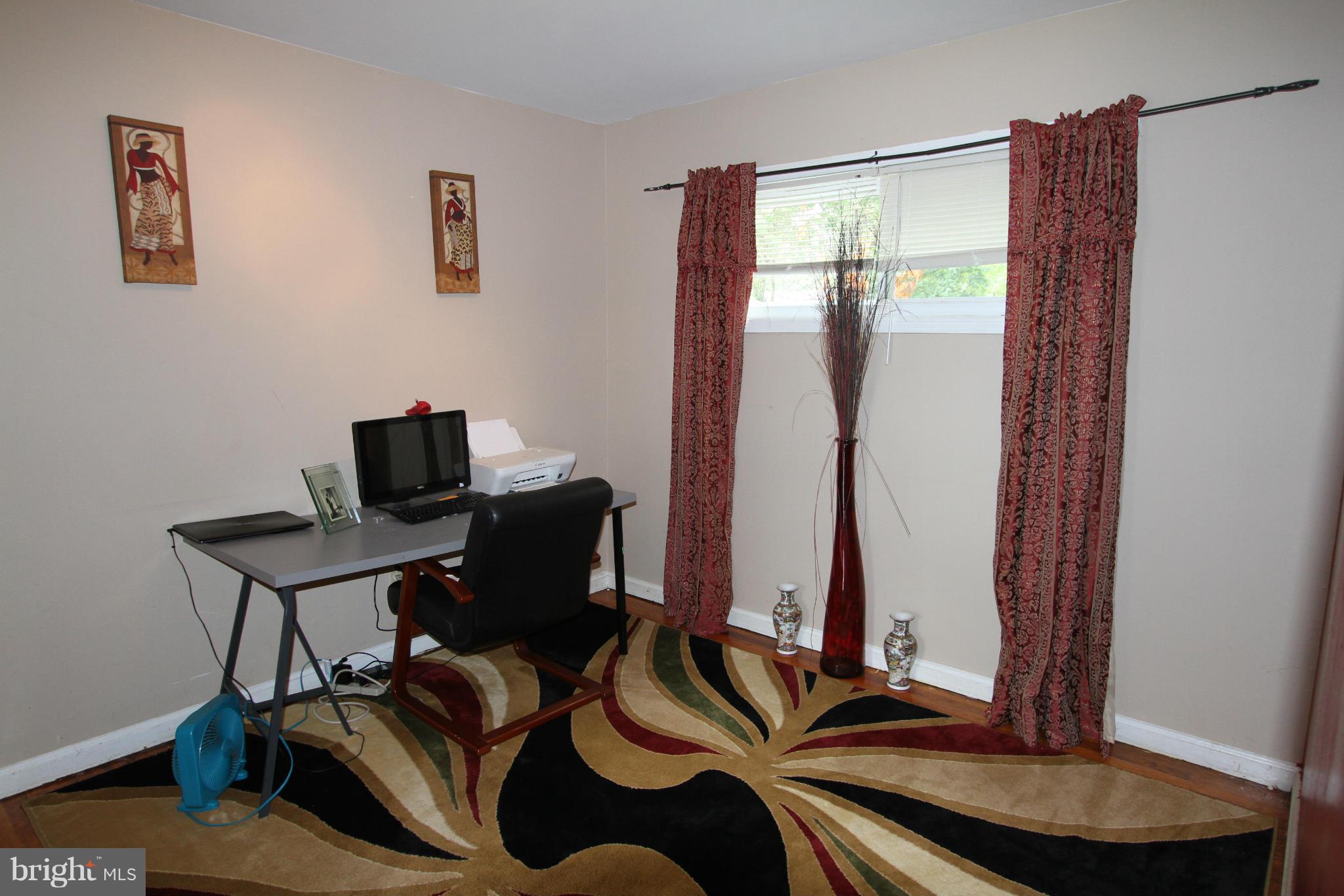 HOLMES HEIGHTS - Residential