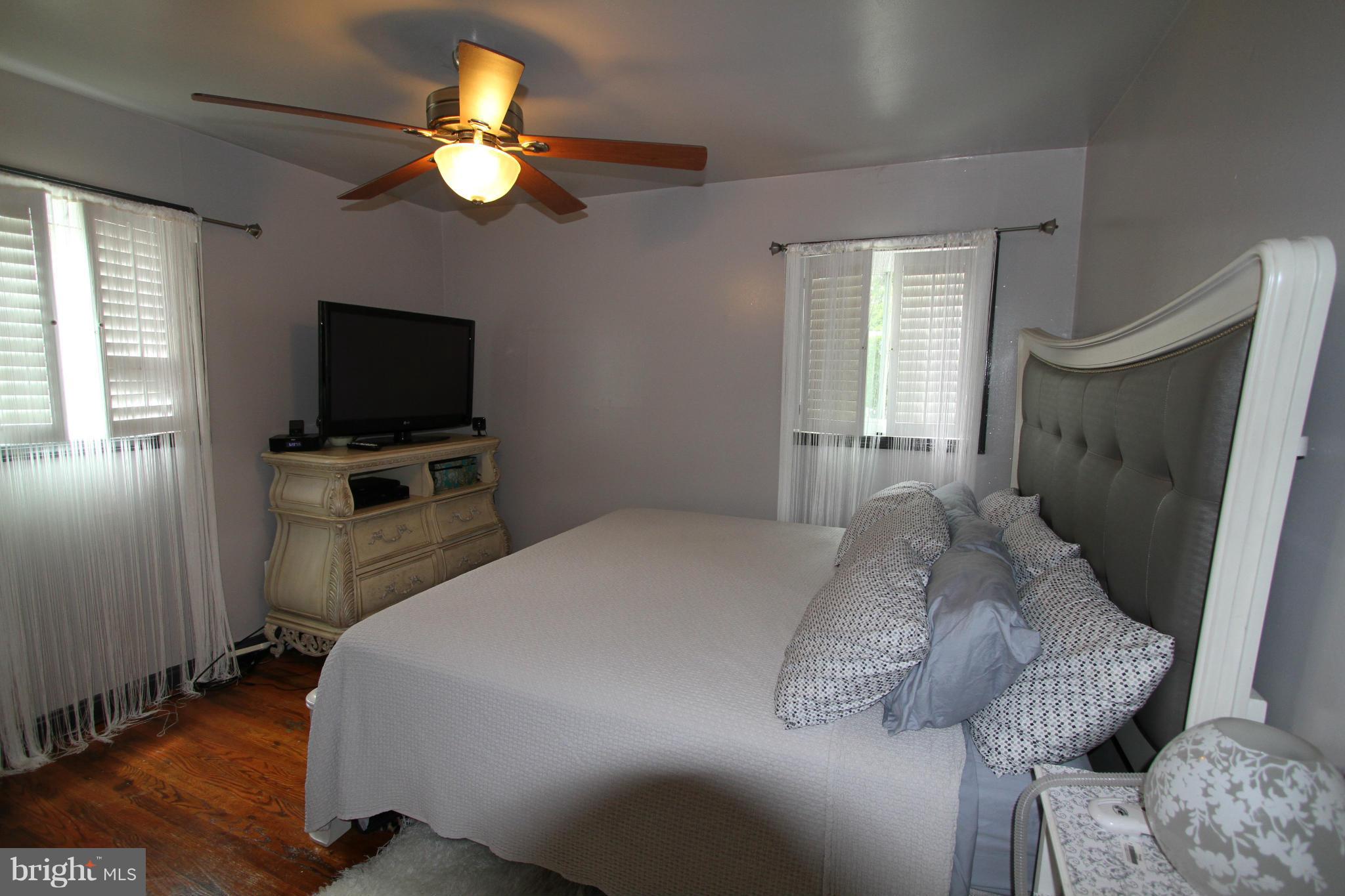 HOLMES HEIGHTS - Residential