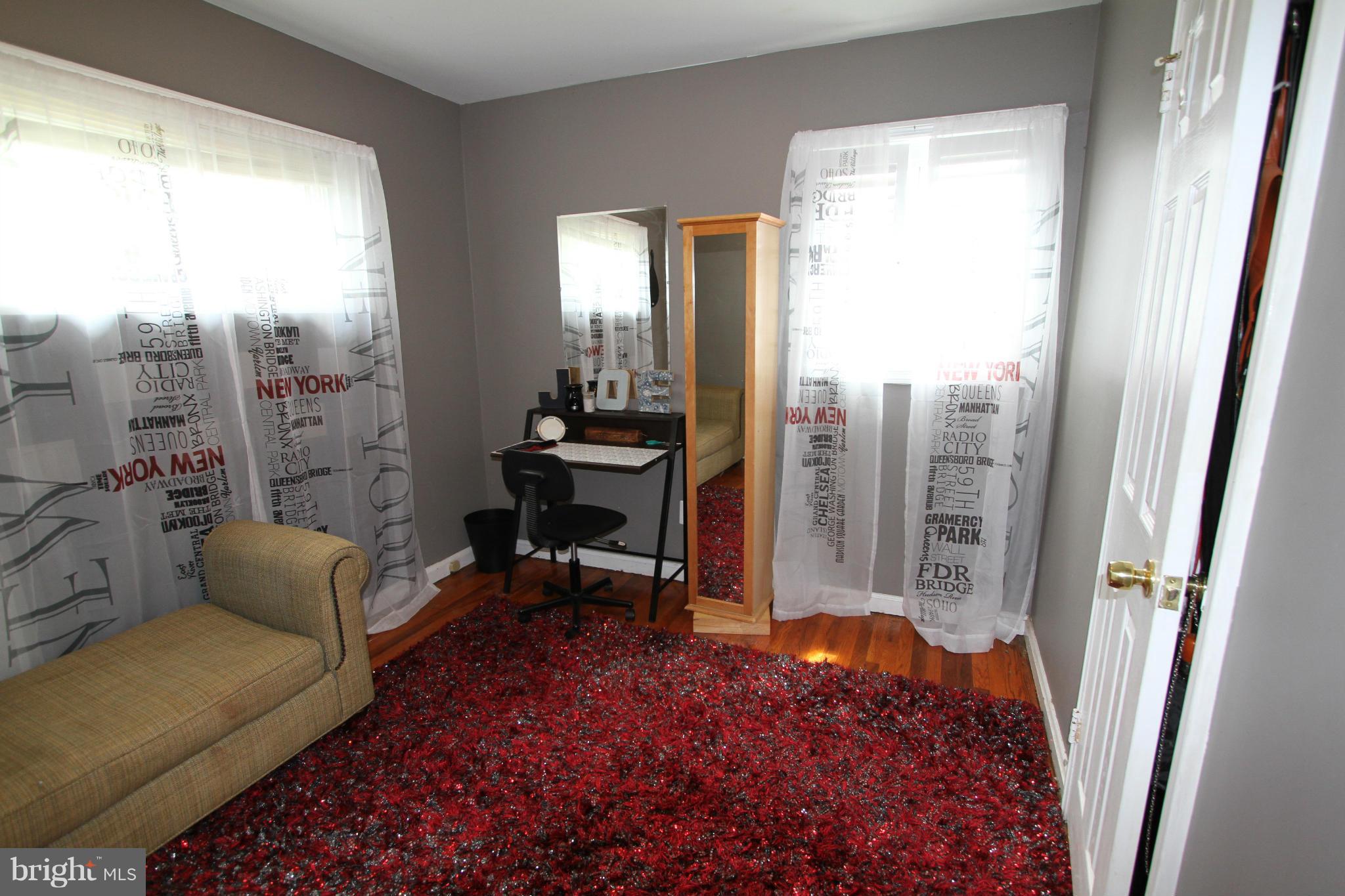 HOLMES HEIGHTS - Residential