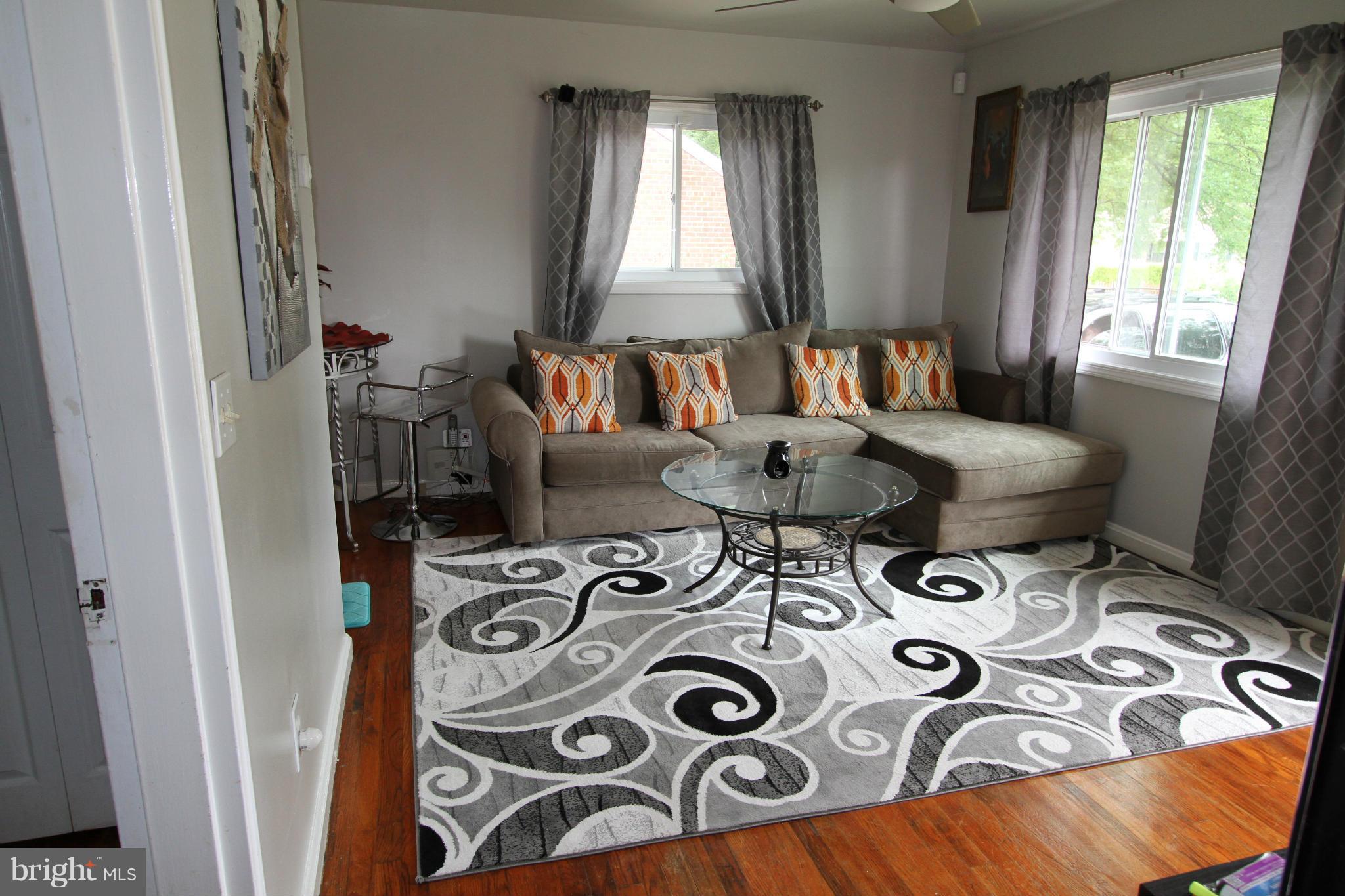 HOLMES HEIGHTS - Residential