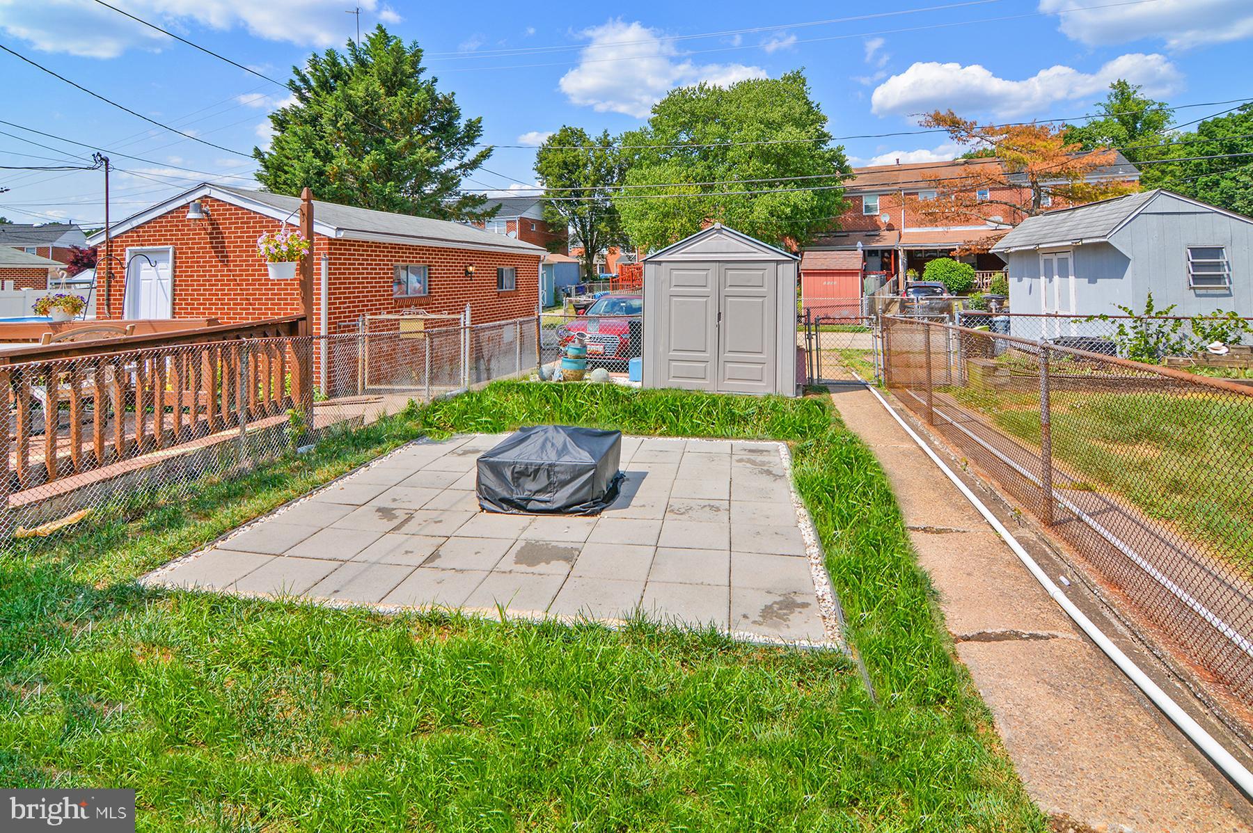 FOX RIDGE MANOR - Residential