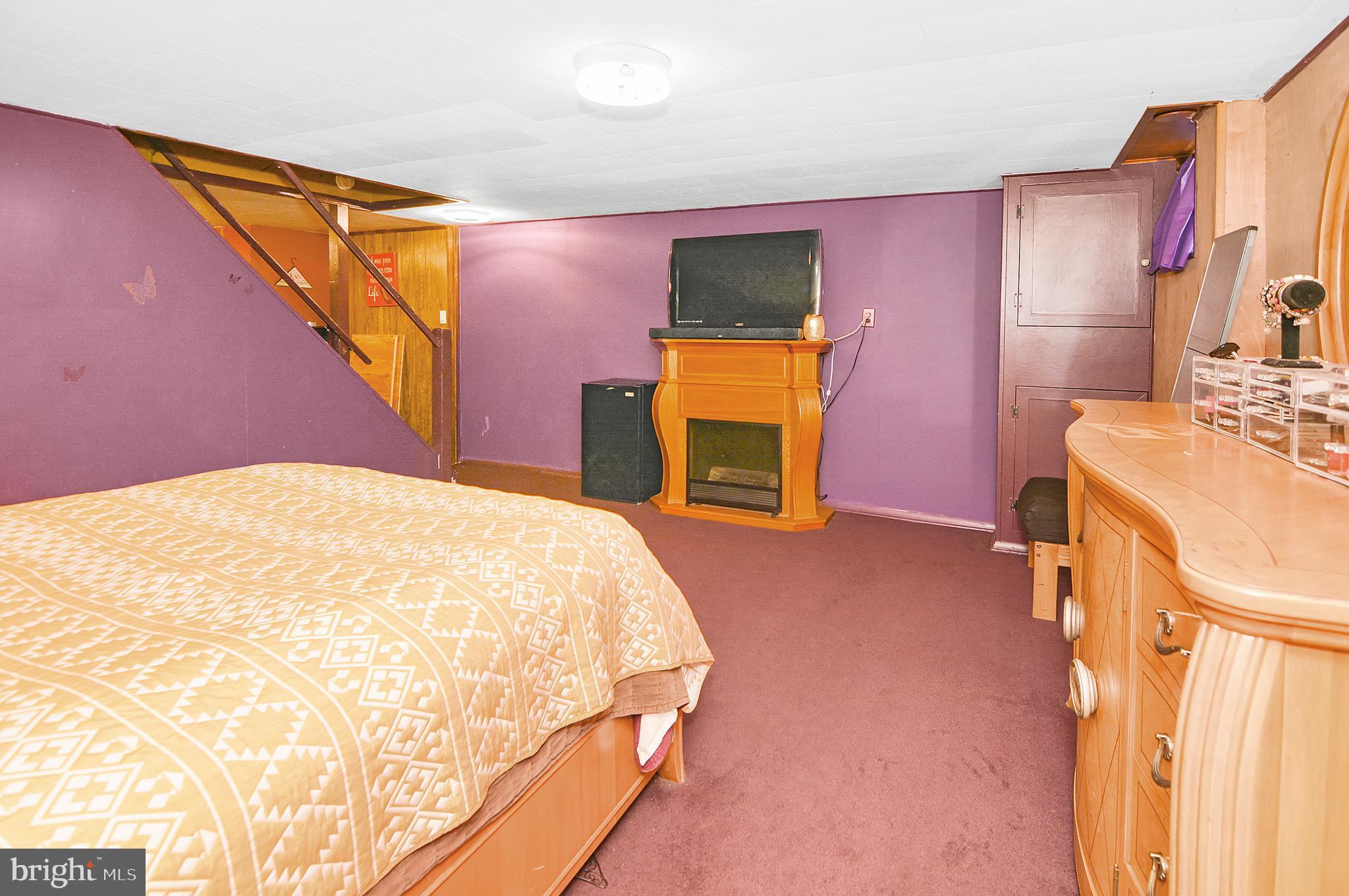 FOX RIDGE MANOR - Residential