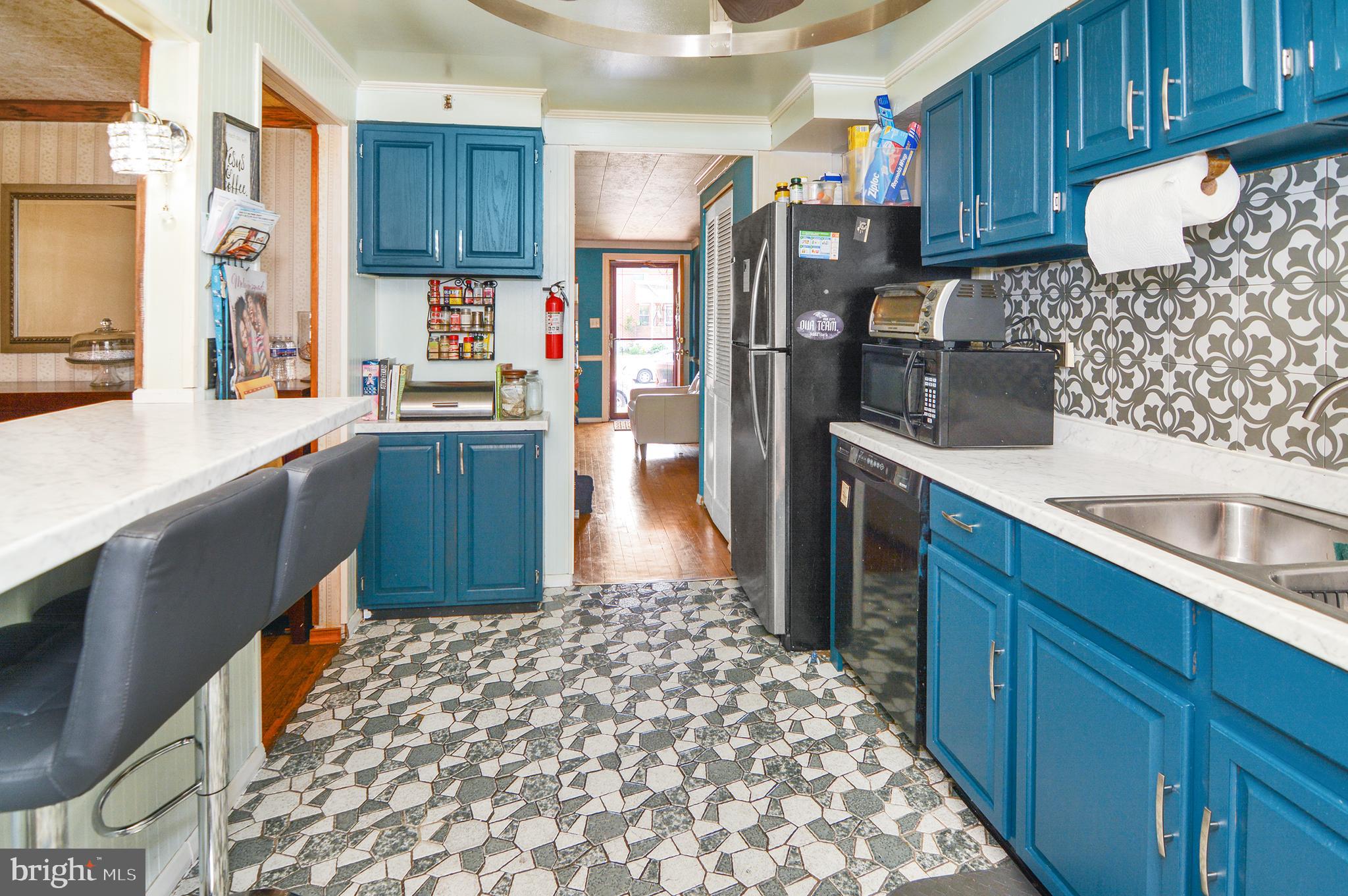 FOX RIDGE MANOR - Residential