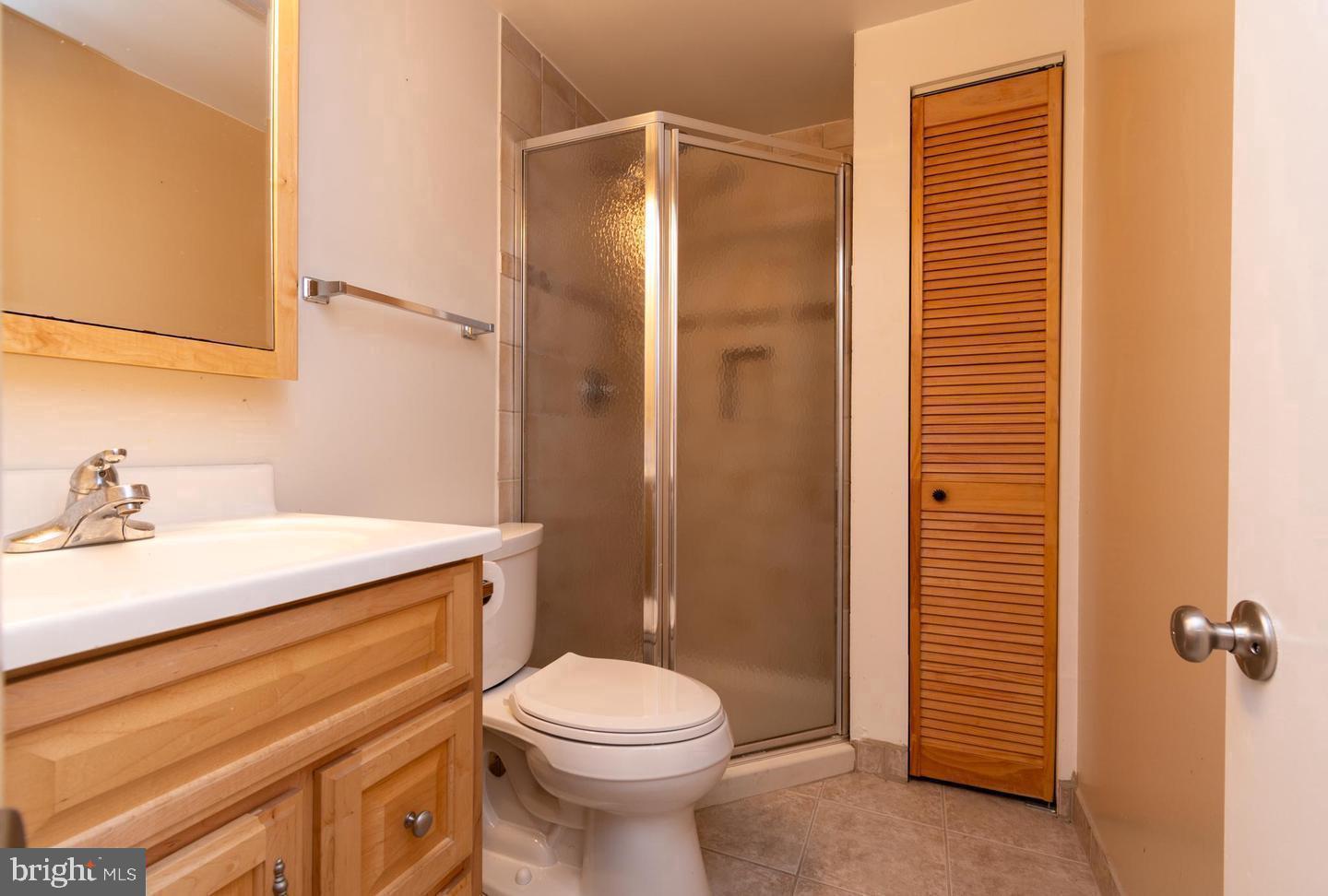 MIDDLEBRIDGE - Residential Lease