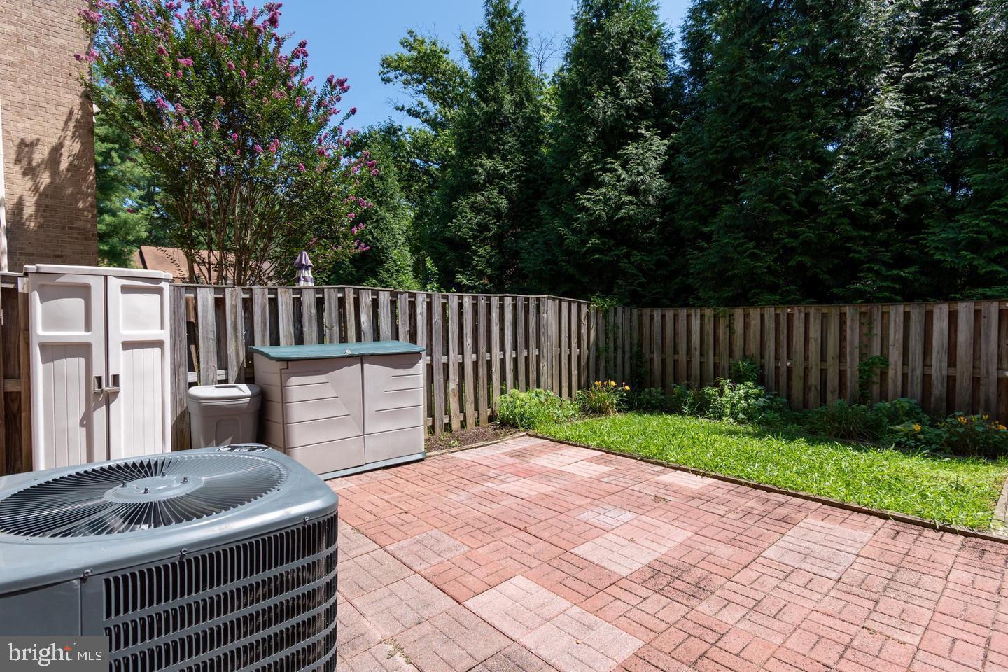 MIDDLEBRIDGE - Residential Lease