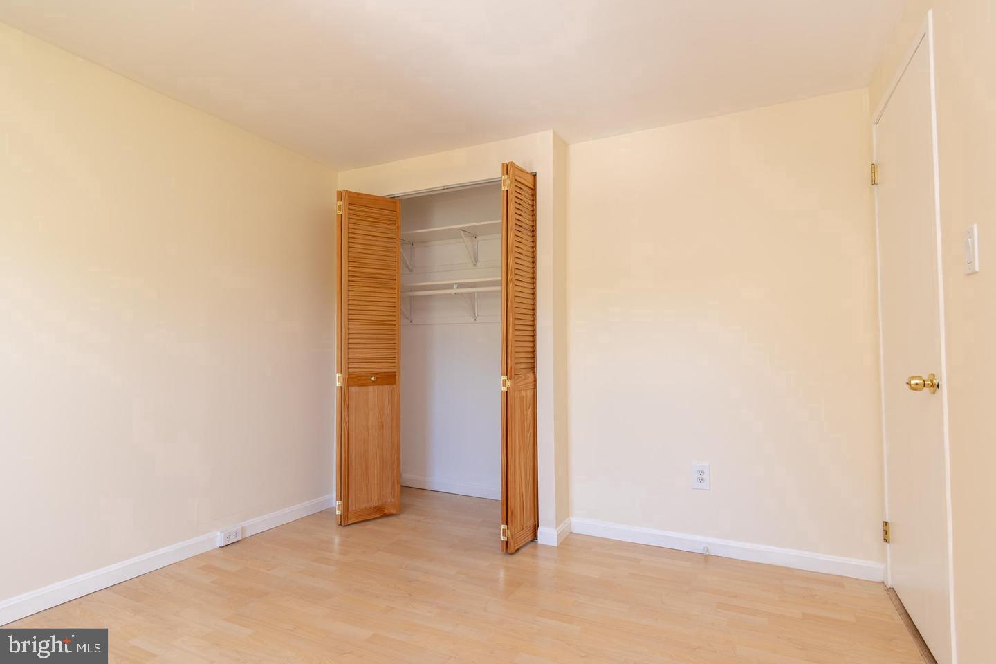 MIDDLEBRIDGE - Residential Lease