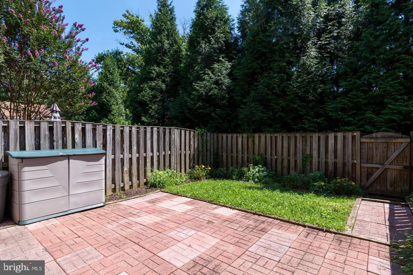 MIDDLEBRIDGE - Residential Lease