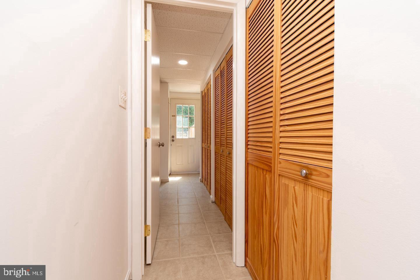 MIDDLEBRIDGE - Residential Lease