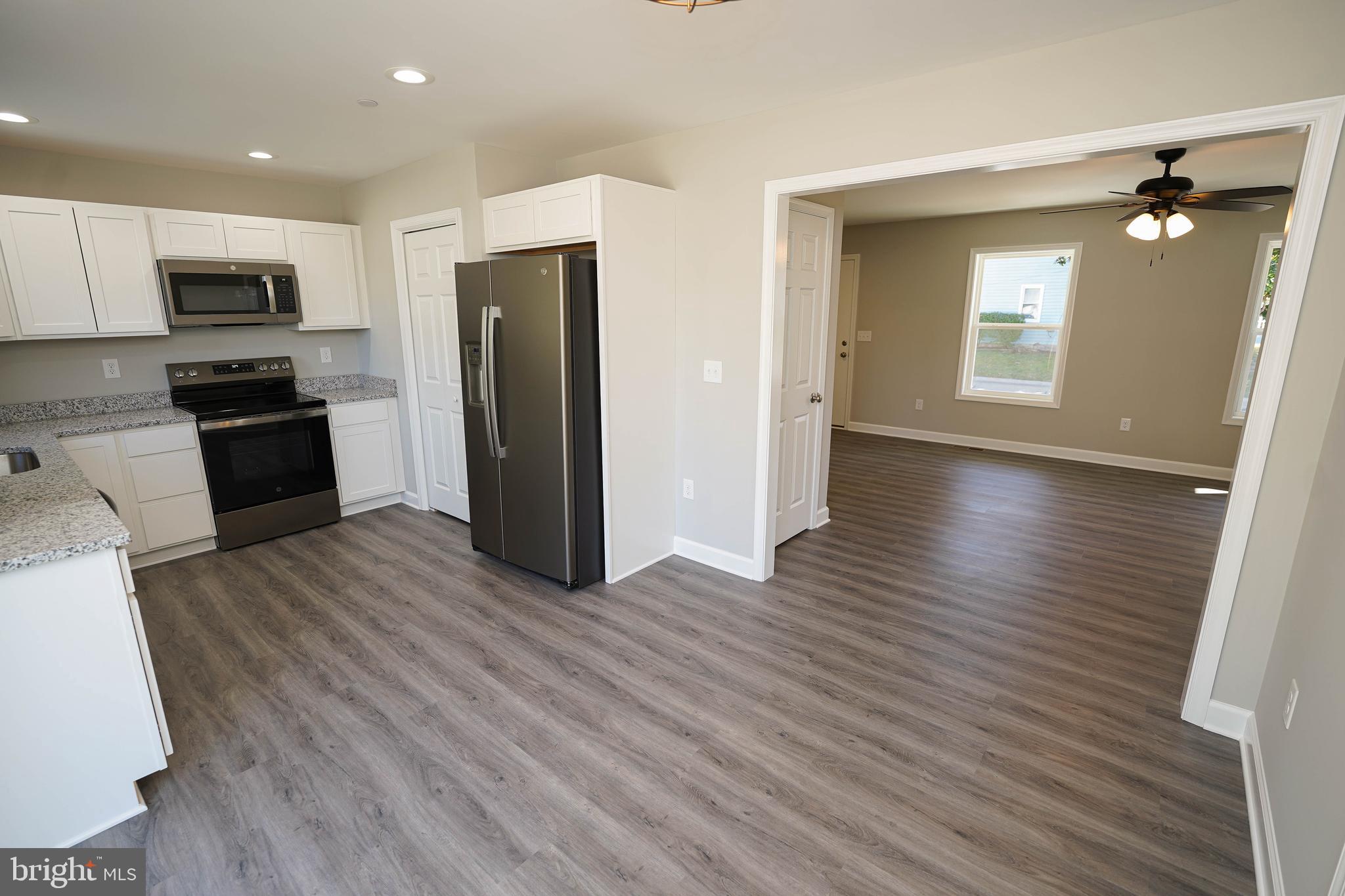 NEWTOWNE SQUARE - Residential Lease