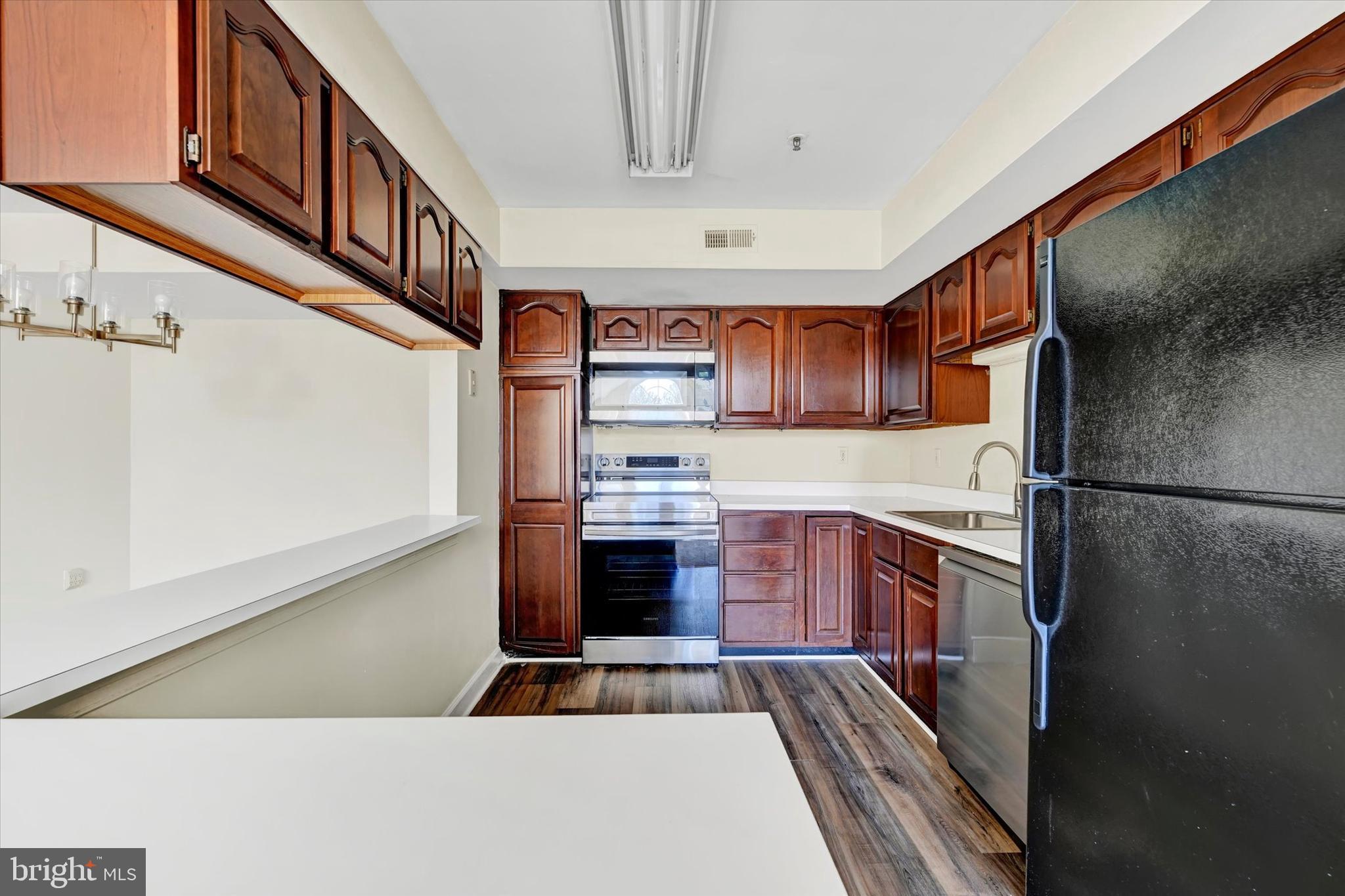 BRENTWOOD PARK - Residential