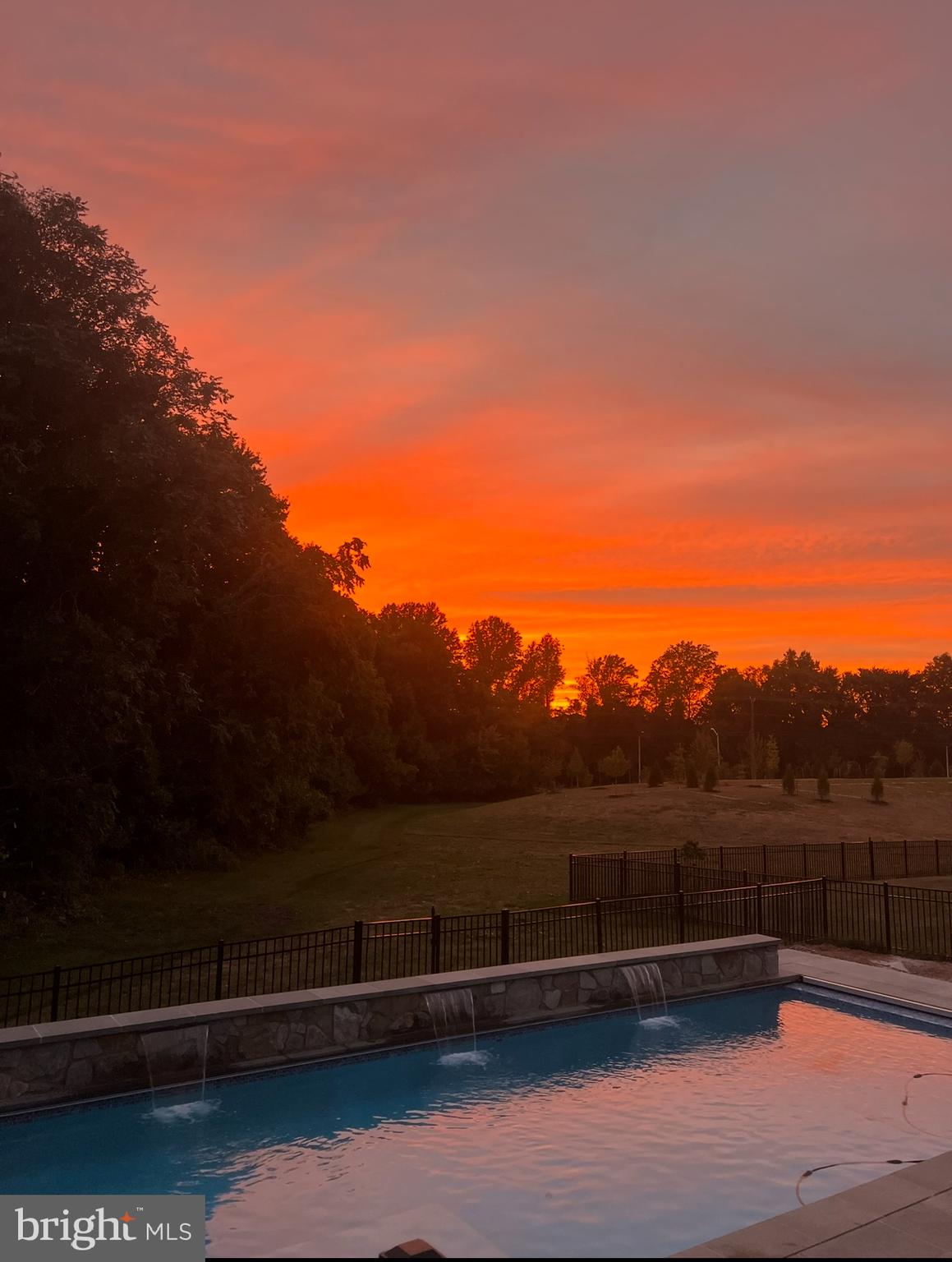 MEADOWBROOK - Residential