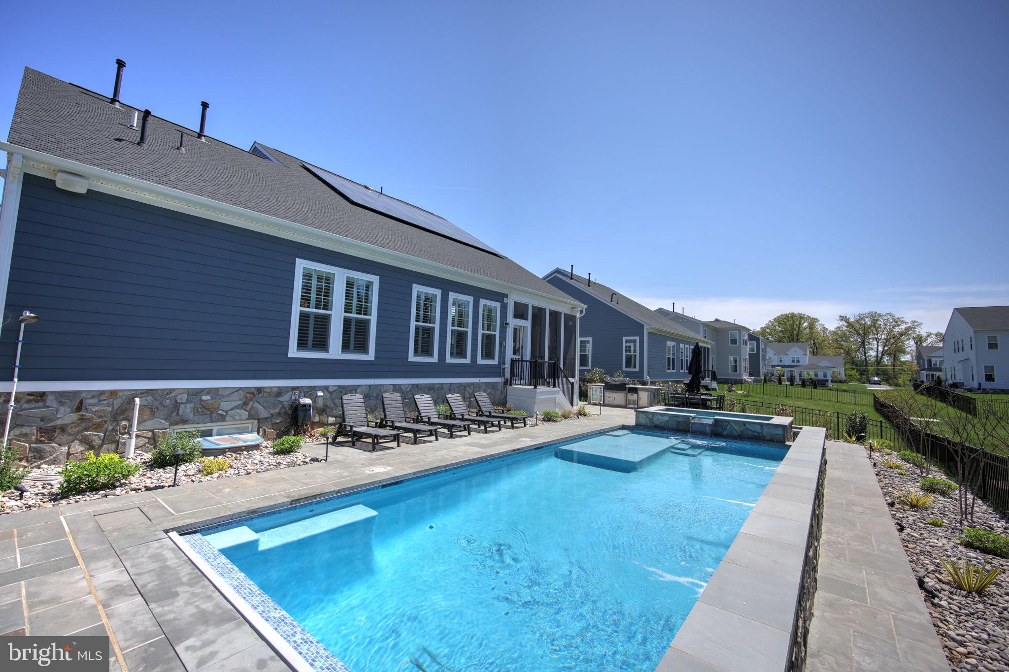 MEADOWBROOK - Residential