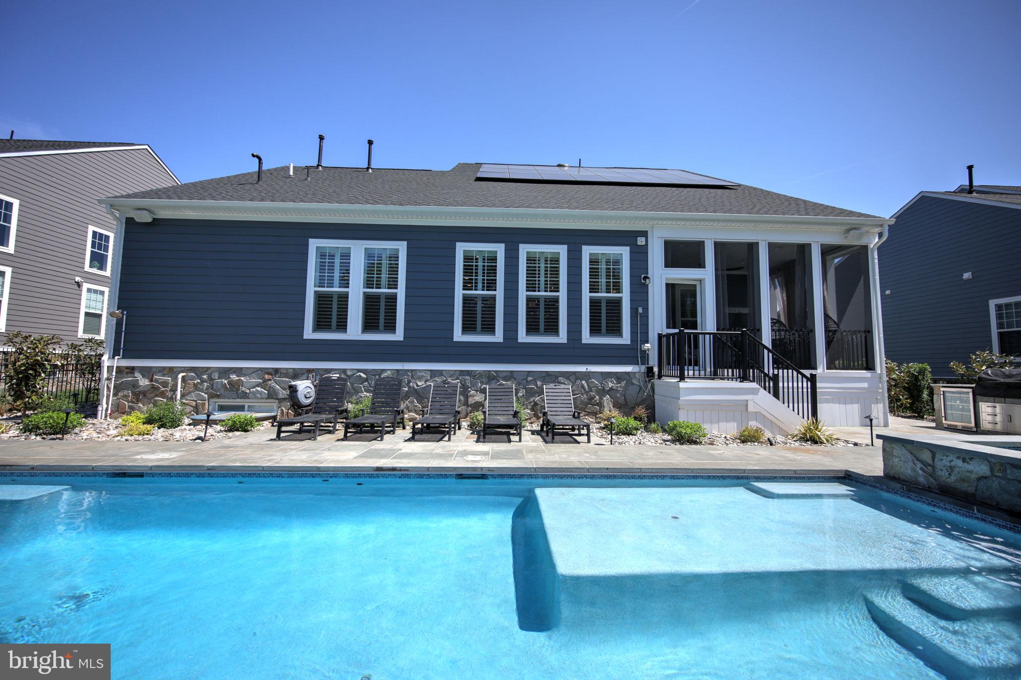 MEADOWBROOK - Residential