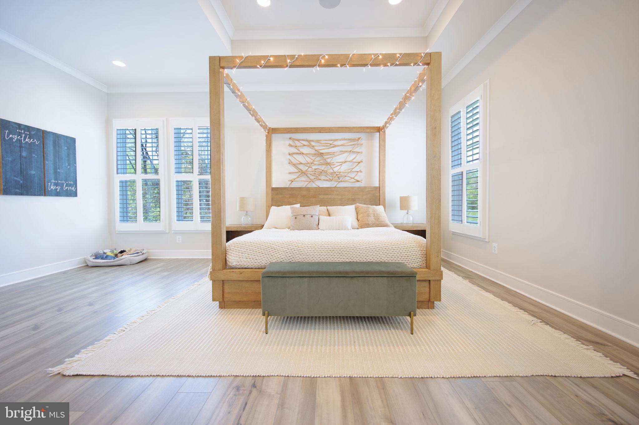 MEADOWBROOK - Residential