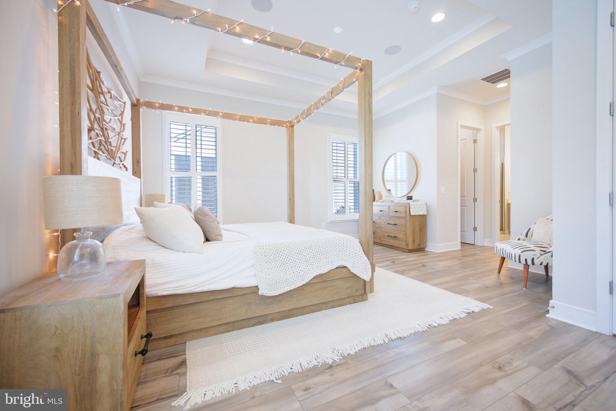 MEADOWBROOK - Residential