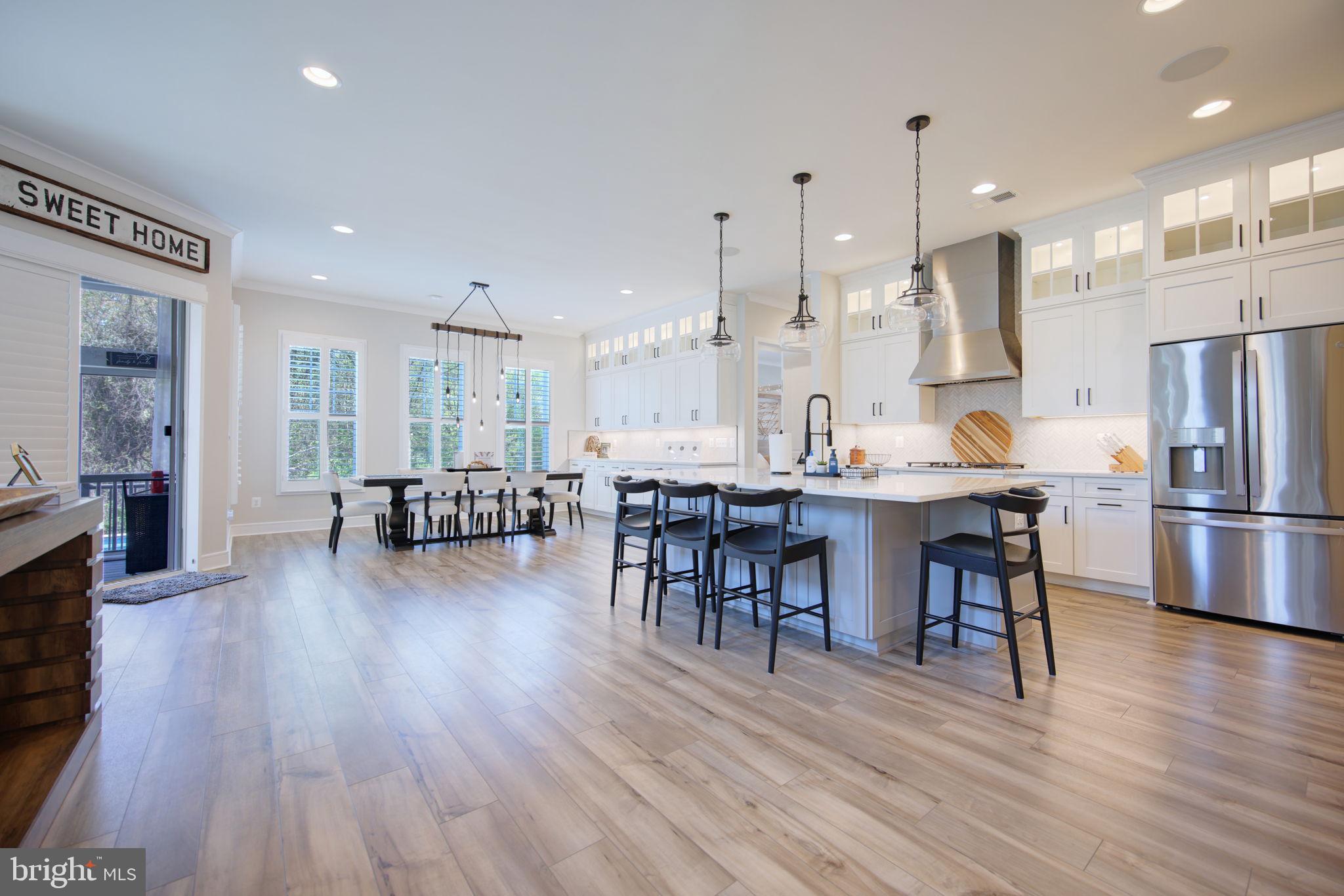 MEADOWBROOK - Residential