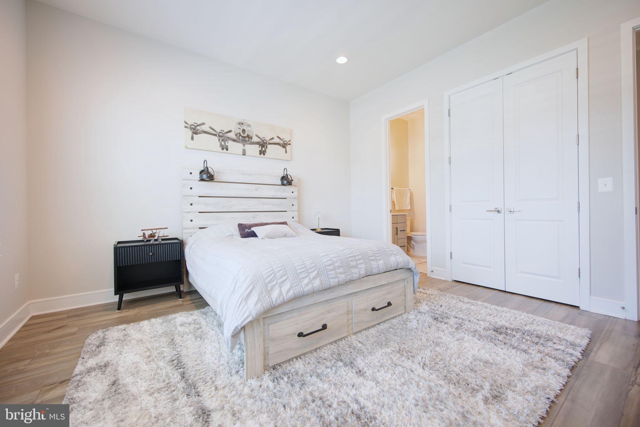 MEADOWBROOK - Residential