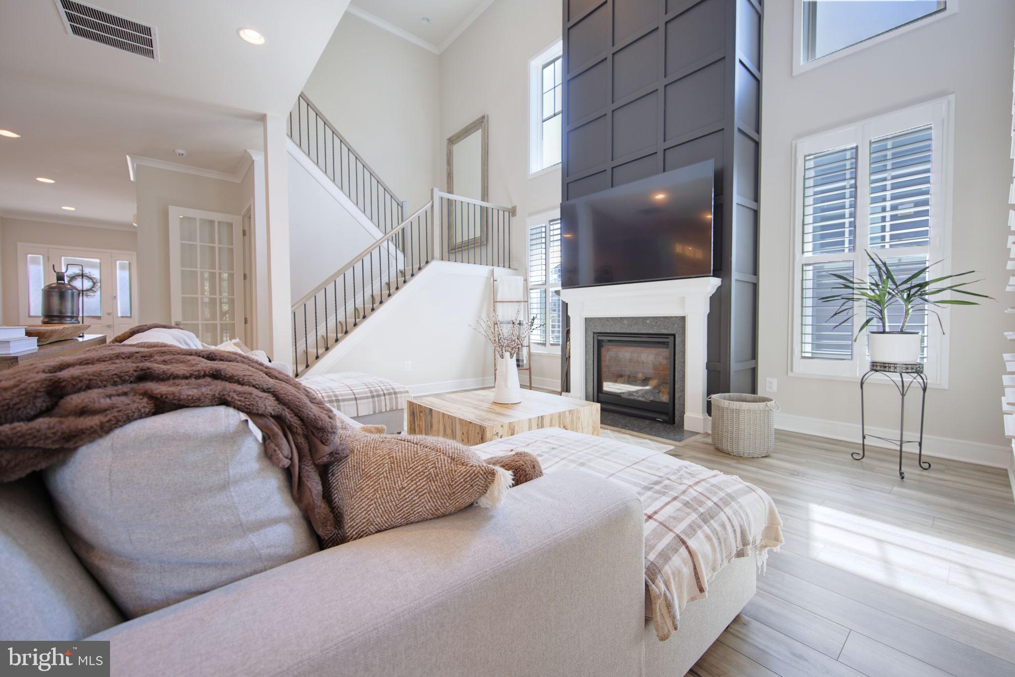 MEADOWBROOK - Residential