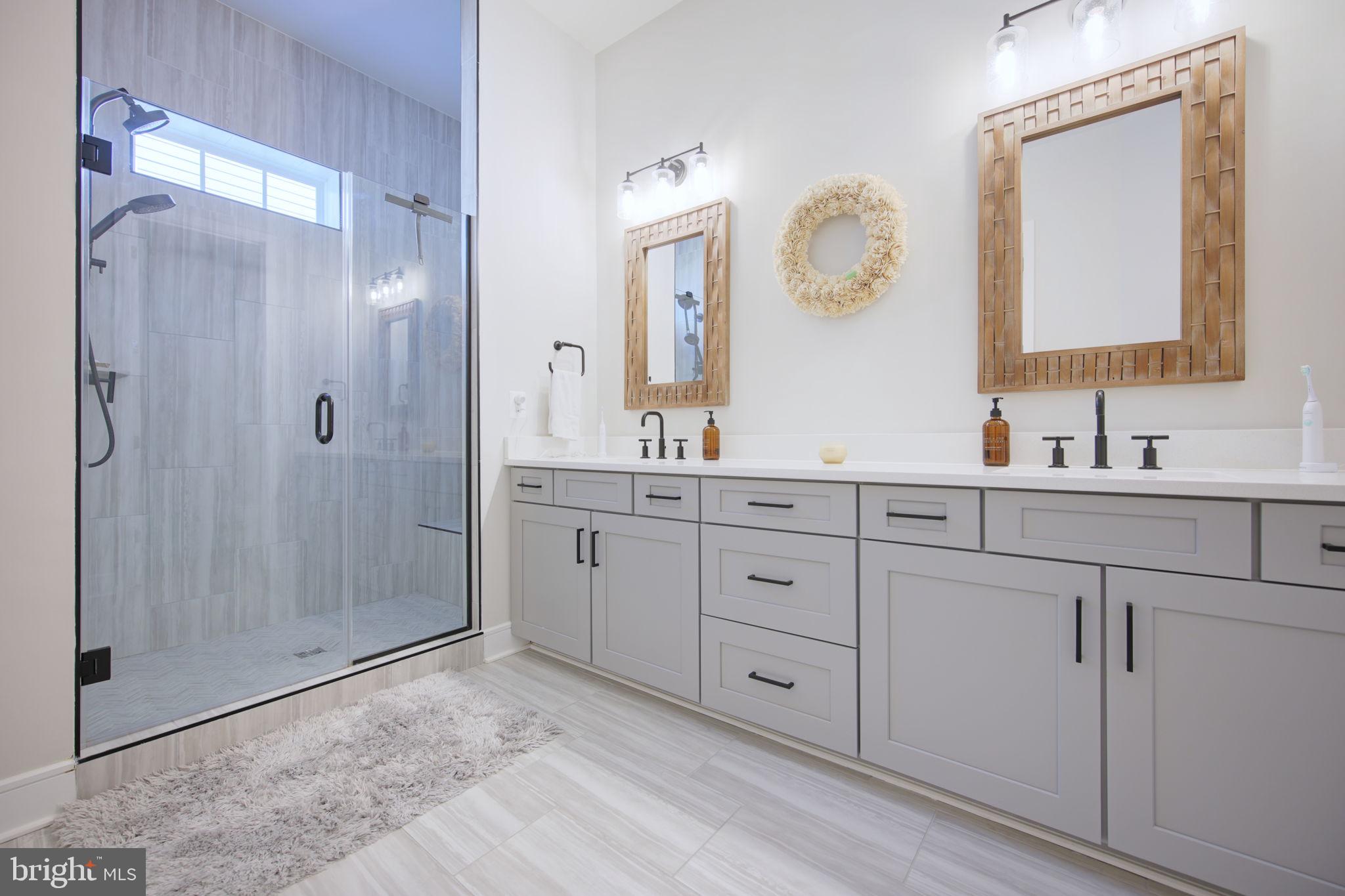 MEADOWBROOK - Residential