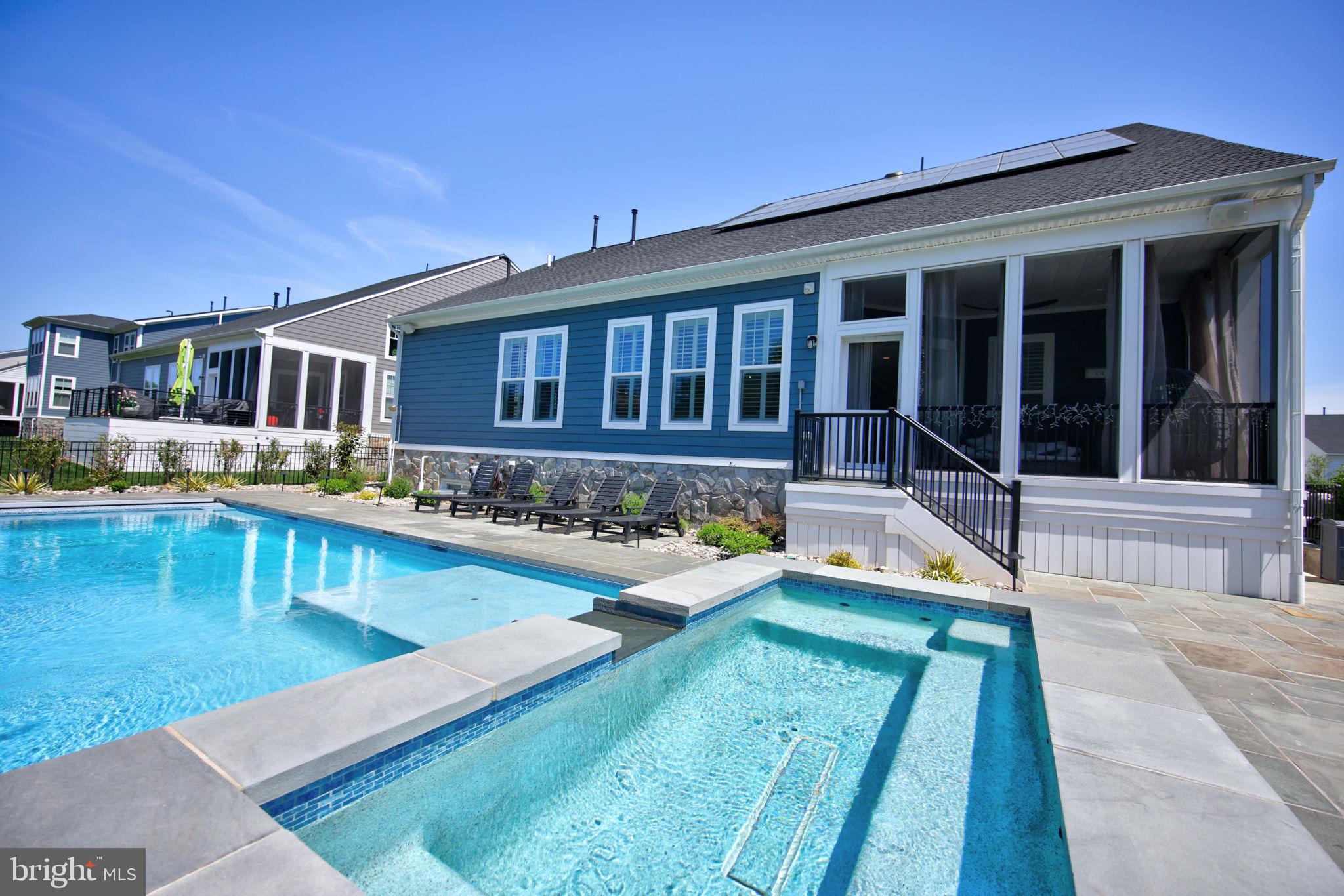 MEADOWBROOK - Residential