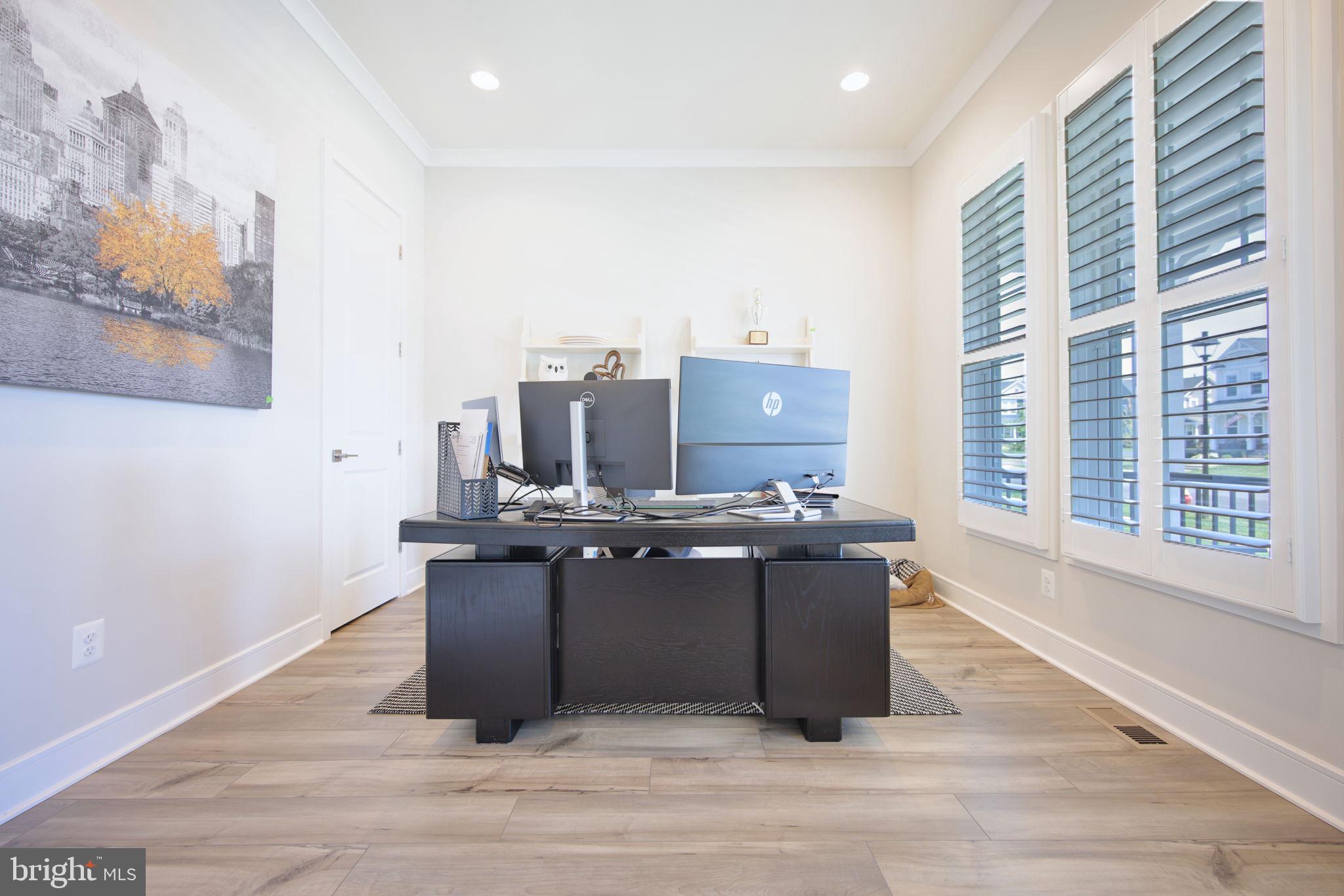 MEADOWBROOK - Residential