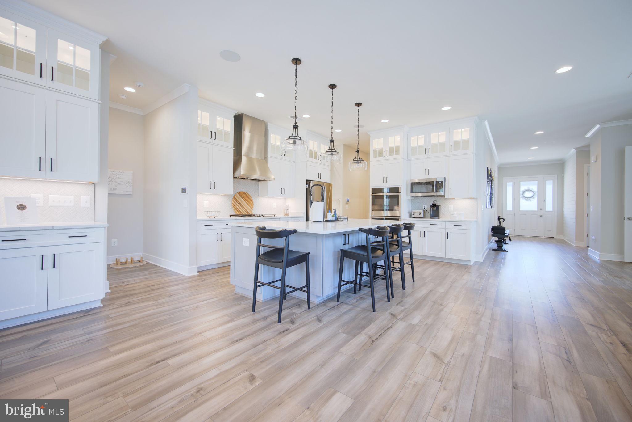 MEADOWBROOK - Residential