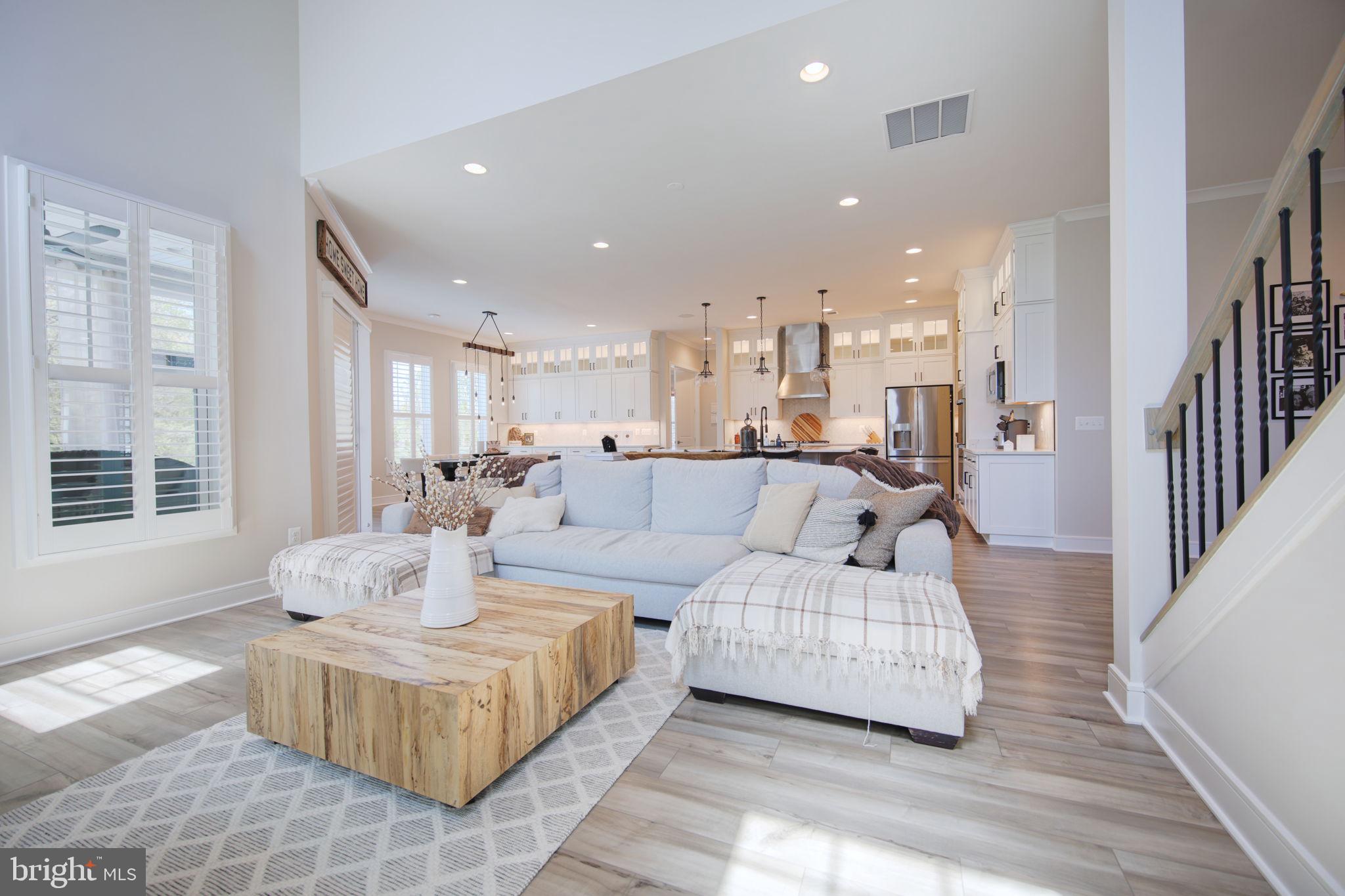 MEADOWBROOK - Residential