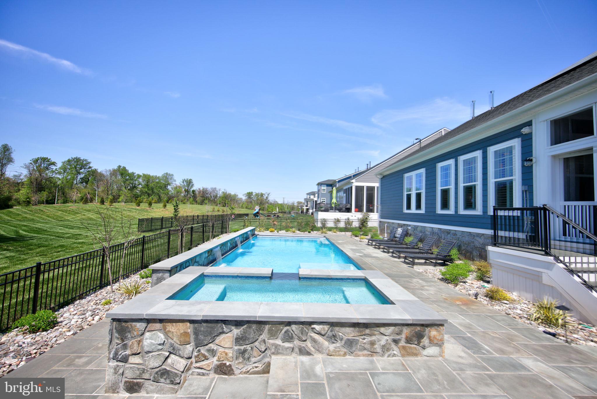 MEADOWBROOK - Residential