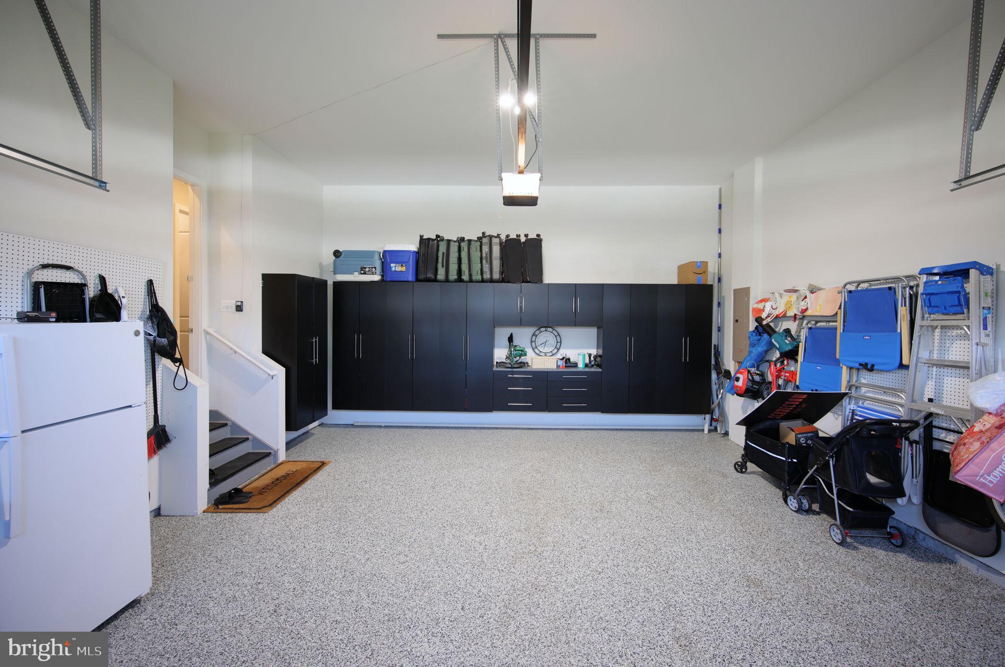 MEADOWBROOK - Residential