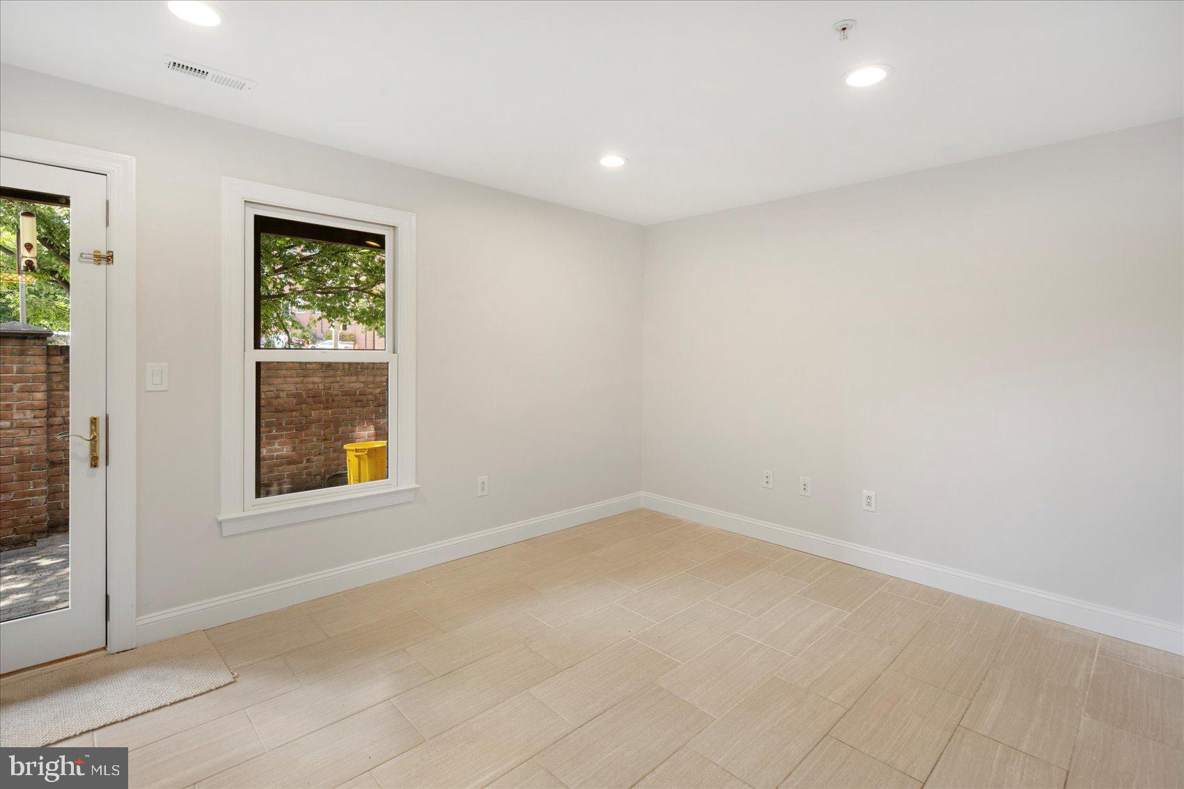 HARBORVIEW - Residential Lease