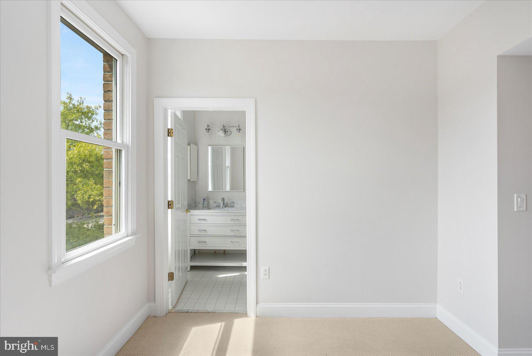 HARBORVIEW - Residential Lease