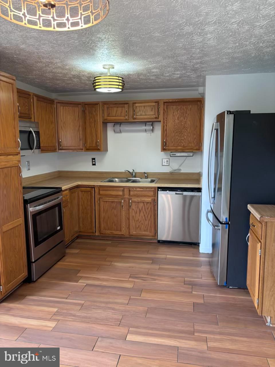 KEYSTONE MANOR - Residential Lease