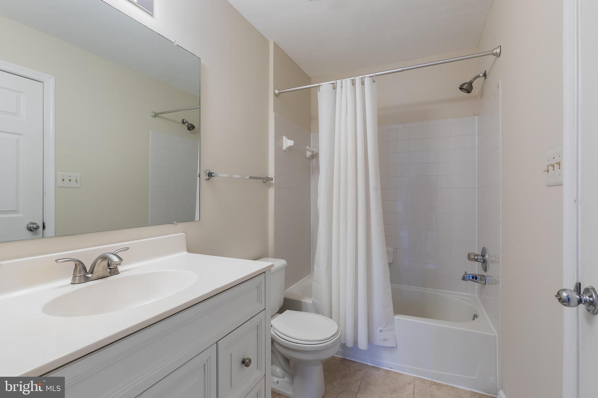 JACKSONS RIDGE CONDOS - Residential