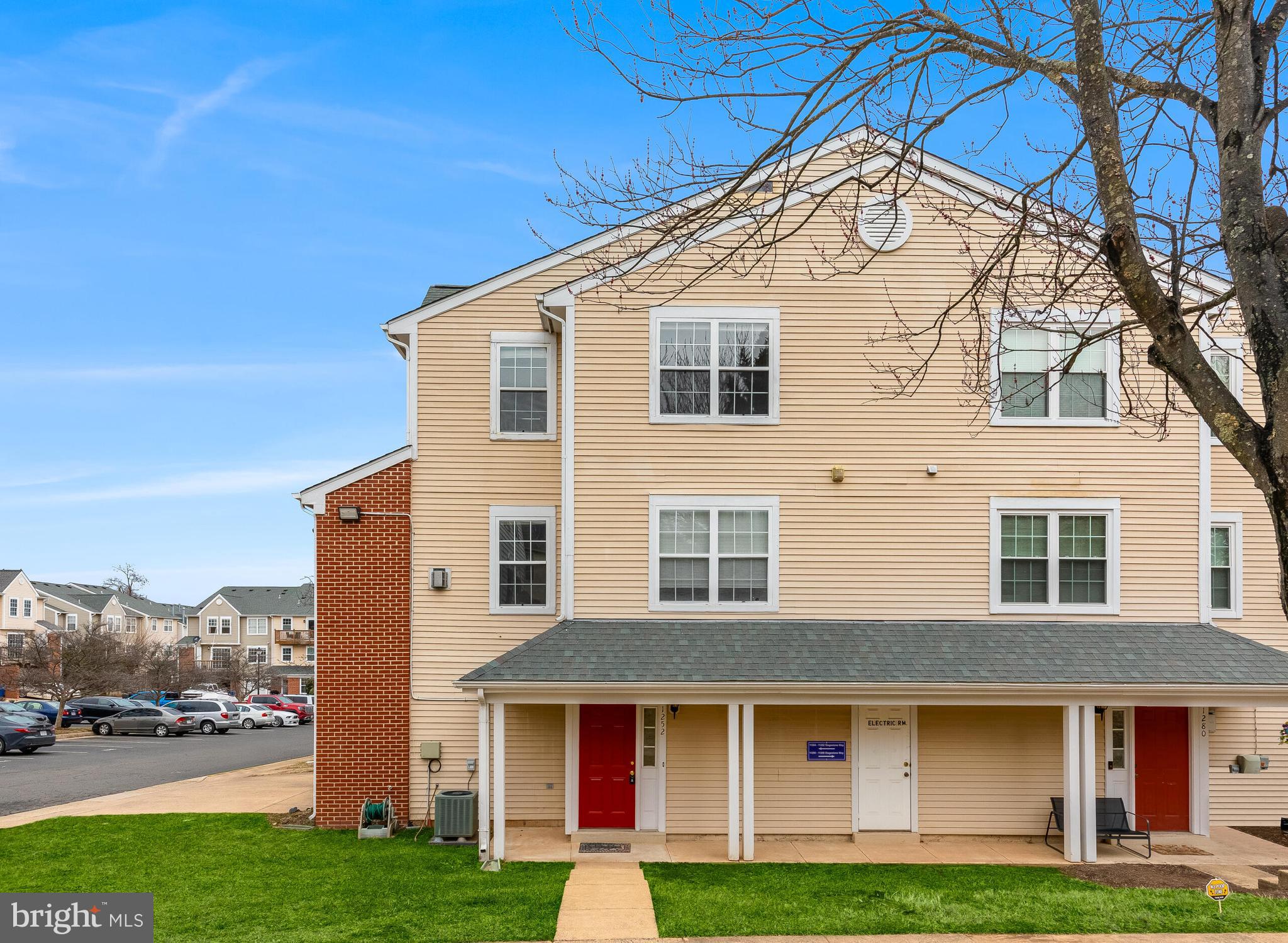 JACKSONS RIDGE CONDOS - Residential