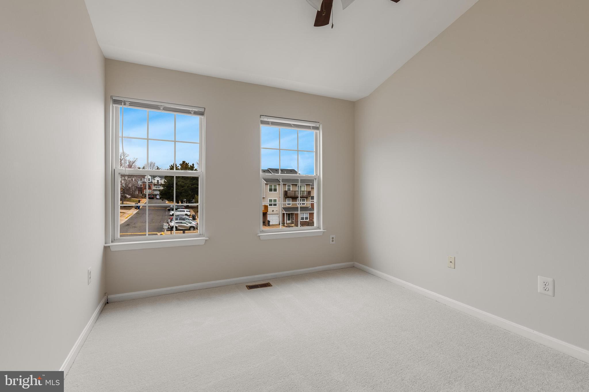 JACKSONS RIDGE CONDOS - Residential