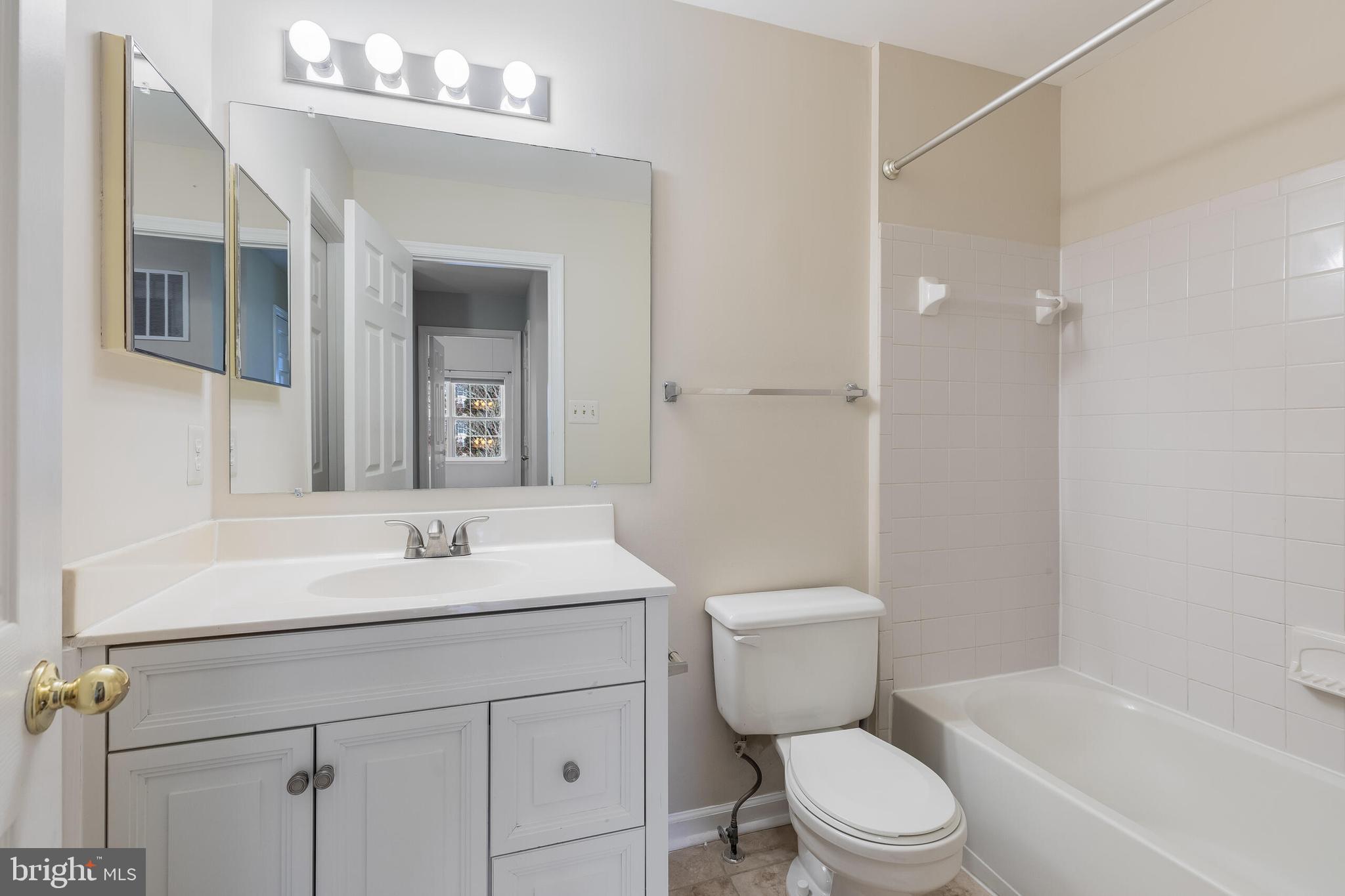 JACKSONS RIDGE CONDOS - Residential