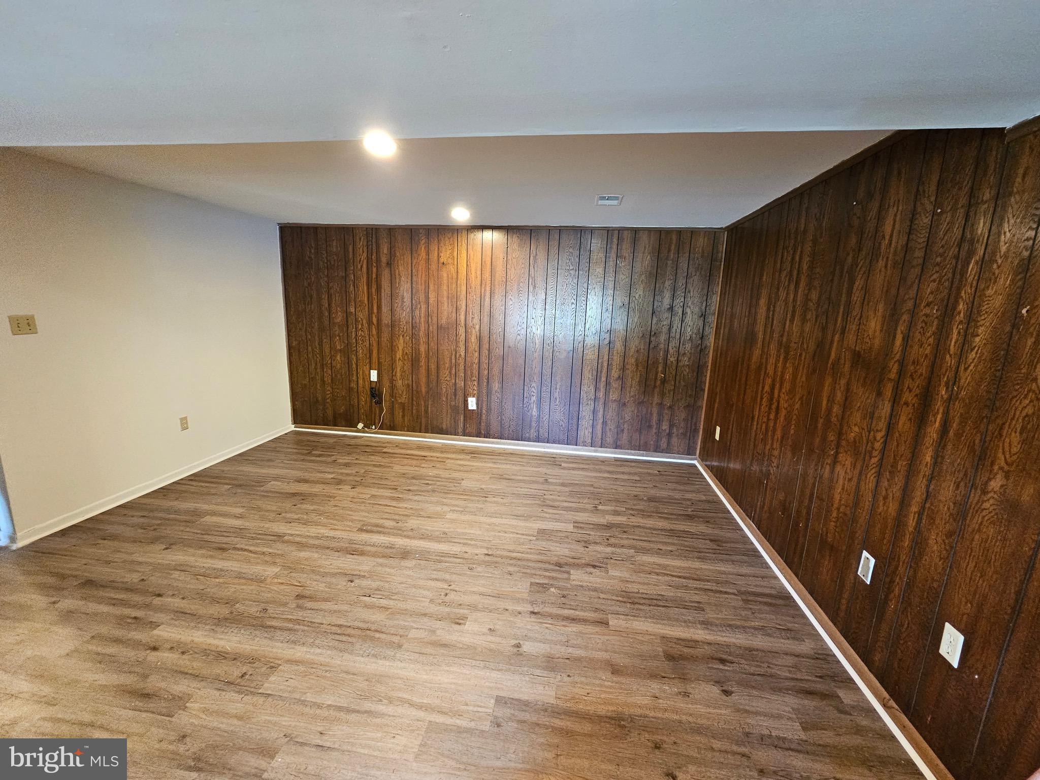 DALE CITY - Residential Lease