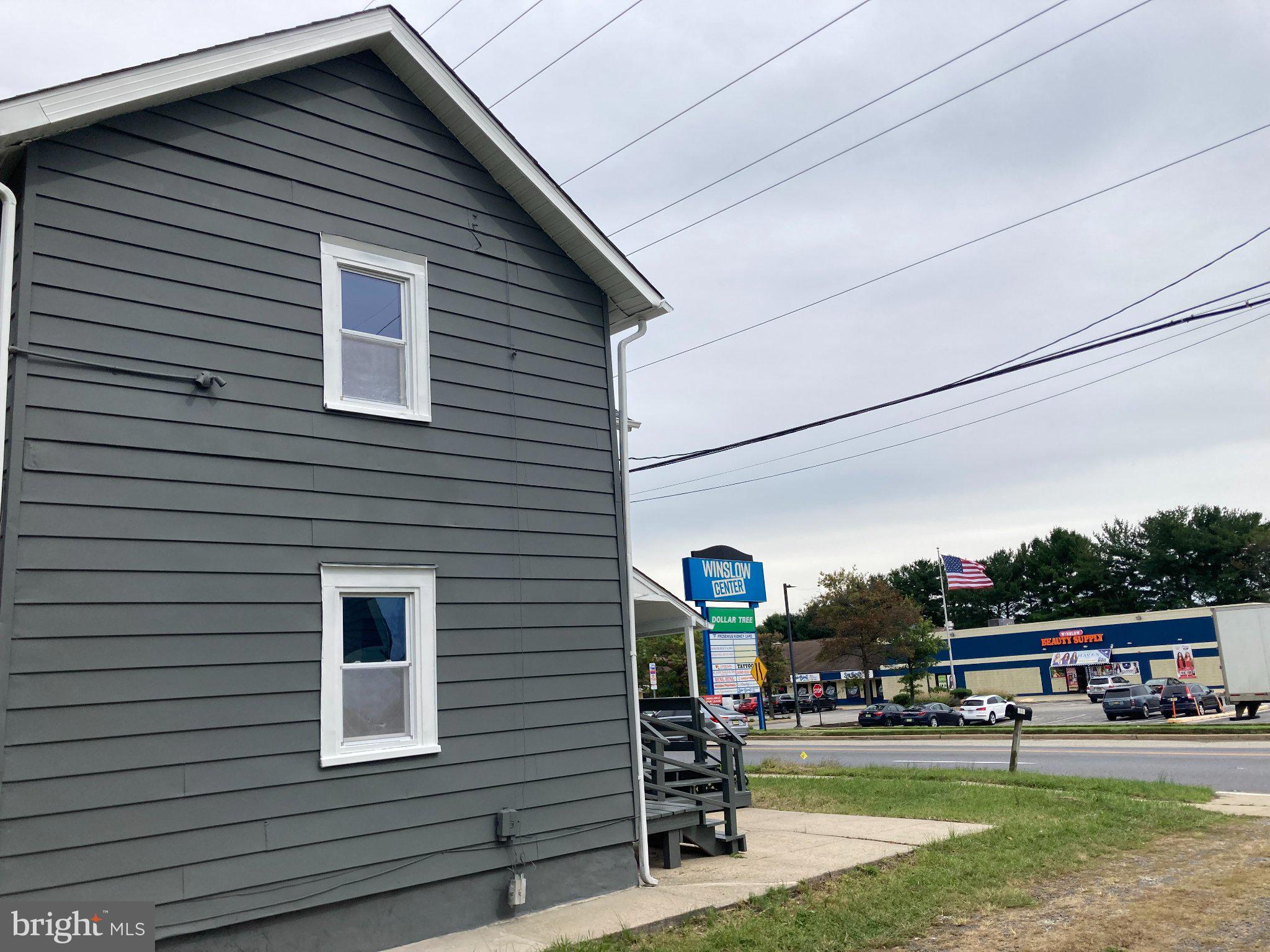 511 WILLIAMSTOWN ROAD