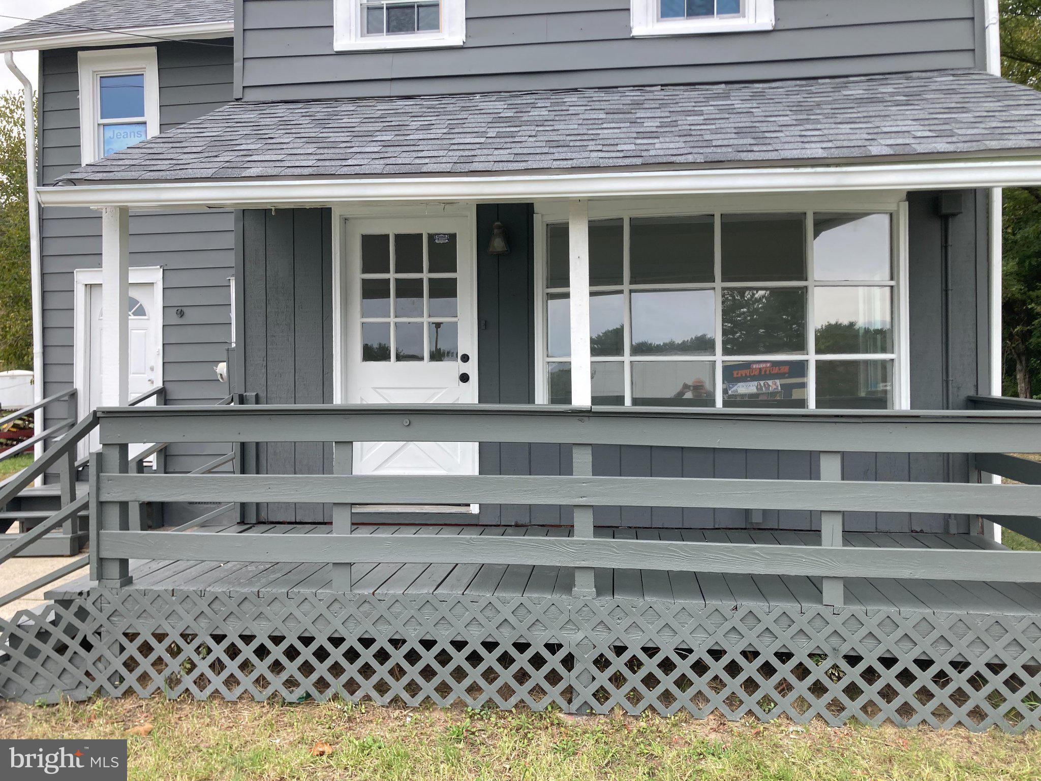 511 WILLIAMSTOWN ROAD
