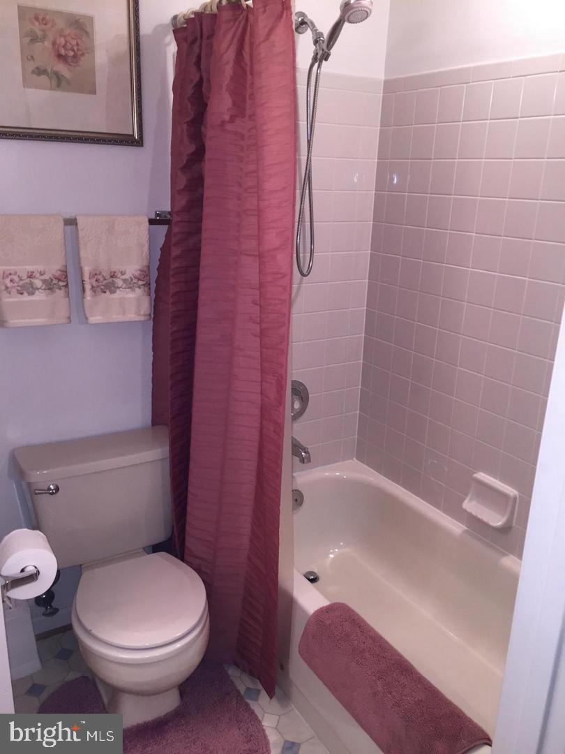 SOUTH POINTE - Residential Lease