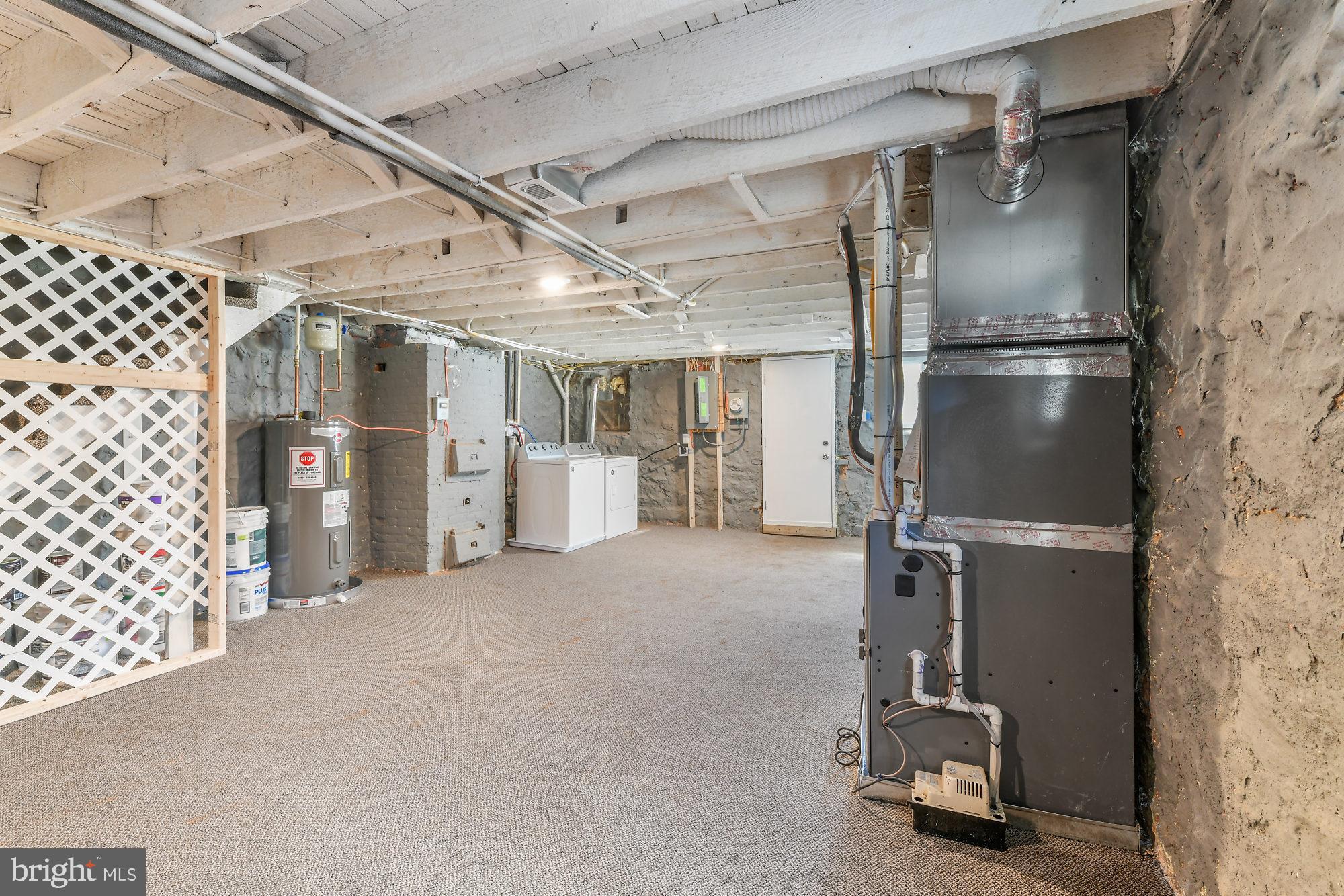 DOLFIELD - Residential Lease