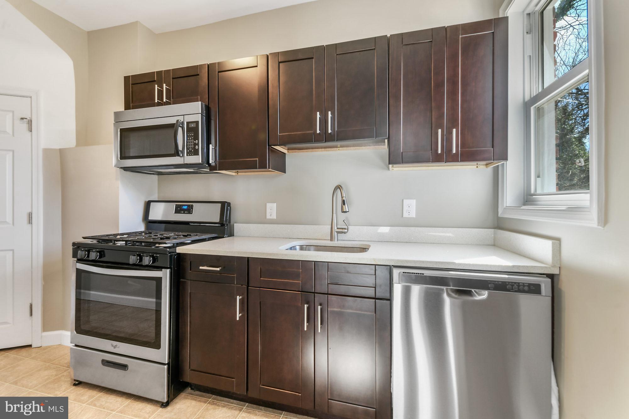 DOLFIELD - Residential Lease