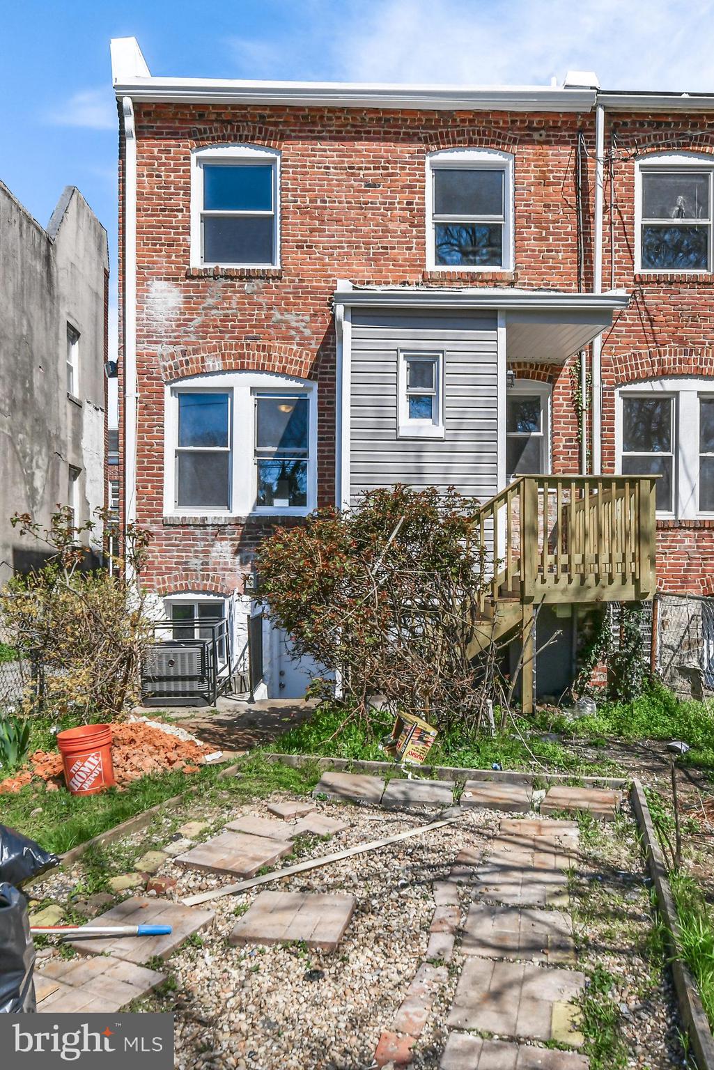 DOLFIELD - Residential Lease