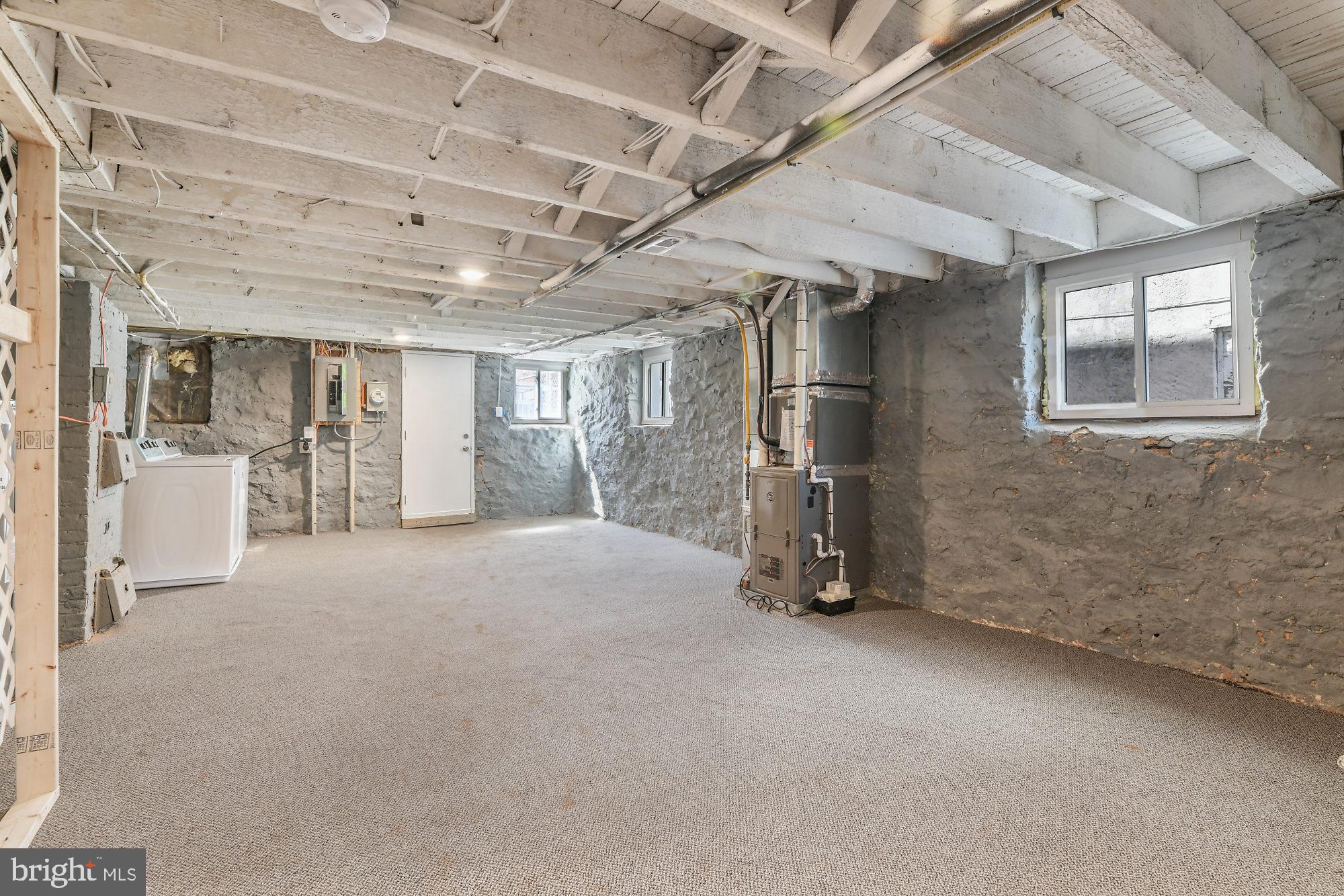 DOLFIELD - Residential Lease