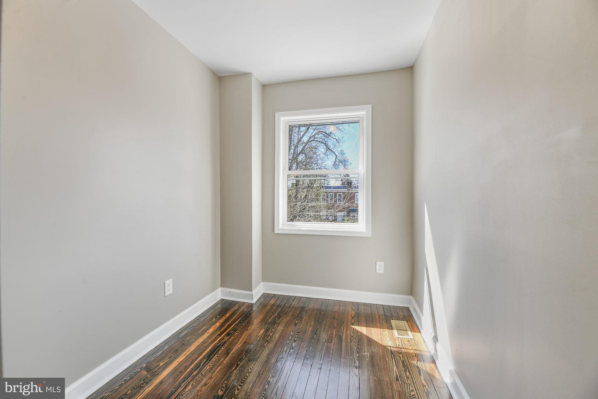 DOLFIELD - Residential Lease