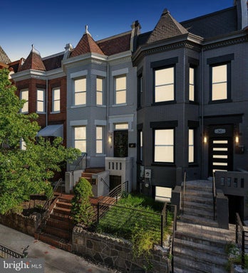 Townhouse at 34 T STREET NW