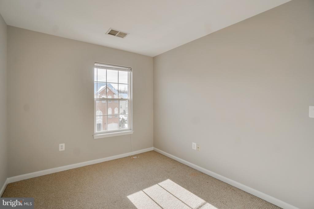 POTOMAC VILLAGE - Residential